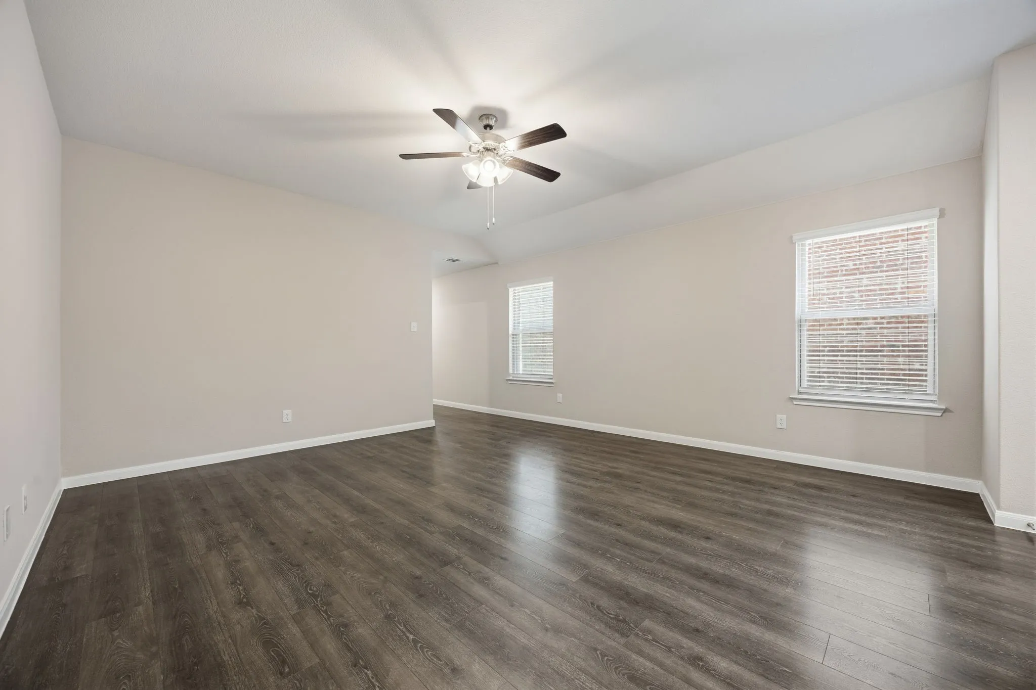Single Family Residence For Rent in Grayson County , 3921 Oak Creek Circle, Denison, Texas 75020, 3 Bedrooms, 2 Bathrooms, 2 Garage spaces, 1,517 Sqft, built in 2022, Price $2,050, mls#21328943, Real Estate Agent in Denison, Homes For Rent in Grayson county, Homes For Rent in Denison, Realtor in Denison Texas, Real Estate Brokerage Independent Realty Texas, Luminita Cordes Realtor