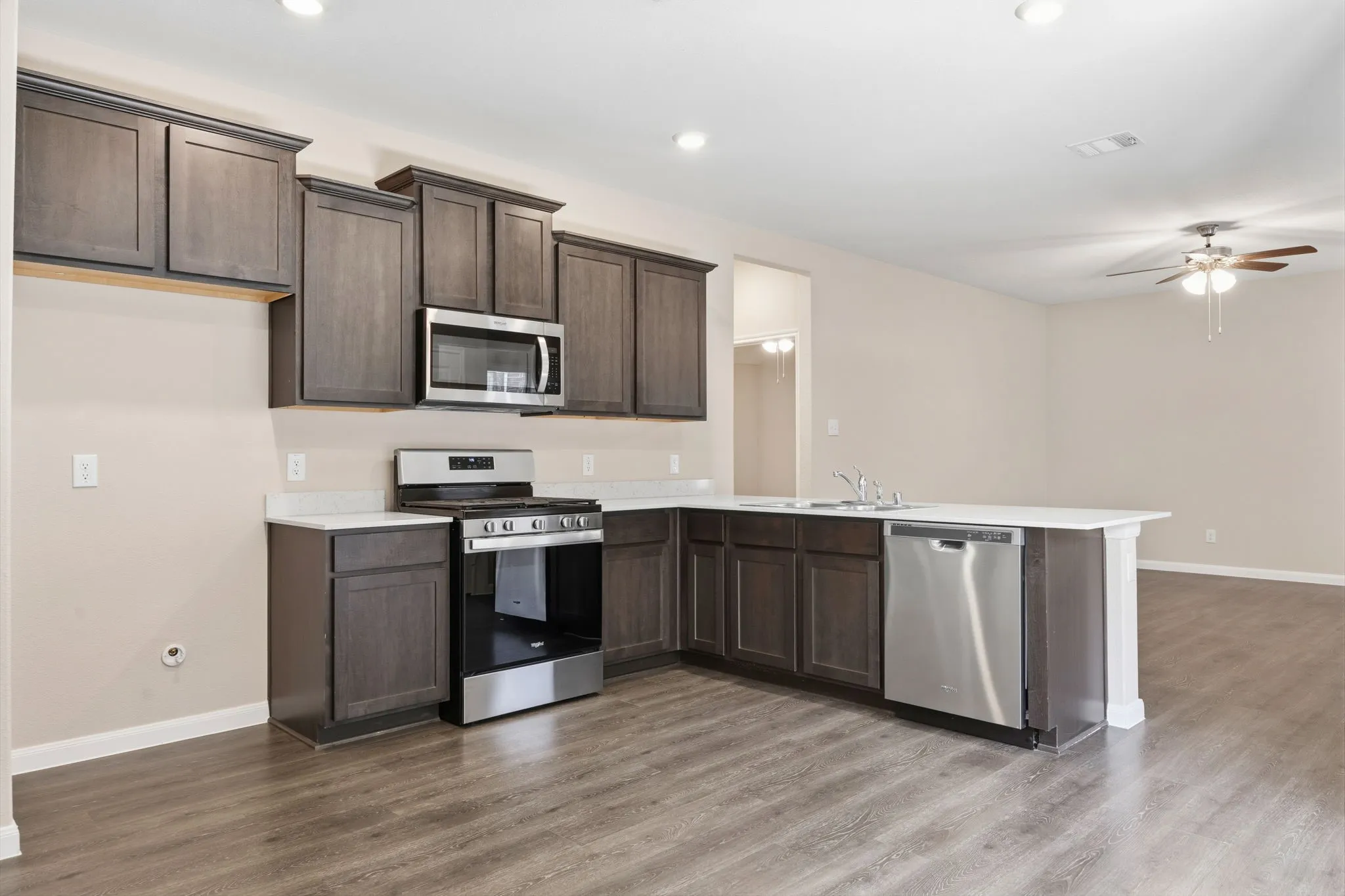 Single Family Residence For Rent in Grayson County , 3921 Oak Creek Circle, Denison, Texas 75020, 3 Bedrooms, 2 Bathrooms, 2 Garage spaces, 1,517 Sqft, built in 2022, Price $2,050, mls#21328943, Real Estate Agent in Denison, Homes For Rent in Grayson county, Homes For Rent in Denison, Realtor in Denison Texas, Real Estate Brokerage Independent Realty Texas, Luminita Cordes Realtor