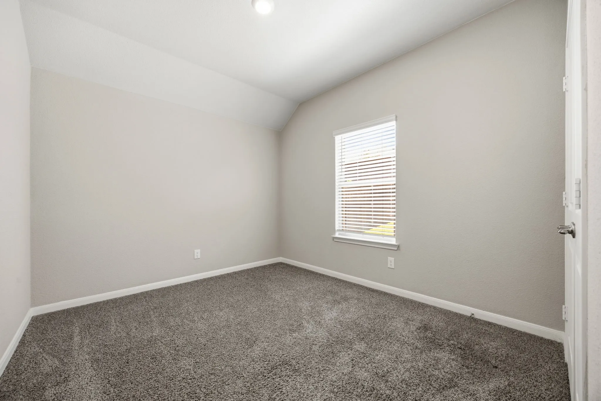Single Family Residence For Rent in Grayson County , 3921 Oak Creek Circle, Denison, Texas 75020, 3 Bedrooms, 2 Bathrooms, 2 Garage spaces, 1,517 Sqft, built in 2022, Price $2,050, mls#21328943, Real Estate Agent in Denison, Homes For Rent in Grayson county, Homes For Rent in Denison, Realtor in Denison Texas, Real Estate Brokerage Independent Realty Texas, Luminita Cordes Realtor