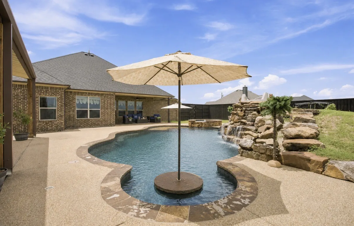 Single Family Residence For Sale in Hunt County , 2447 County Road 2710, Caddo Mills, Texas 75135, 4 Bedroom, 2 Bathroom, 2 Garage spaces, 3,800 Sqft, built in 2015, mls#21329340, Real Estate Agent in Caddo Mills, Homes For Sale in Hunt county, Homes For Sale in Caddo Mills, Realtor in Caddo Mills Texas, Real Estate Brokerage Independent Realty Texas, Luminita Cordes Realtor