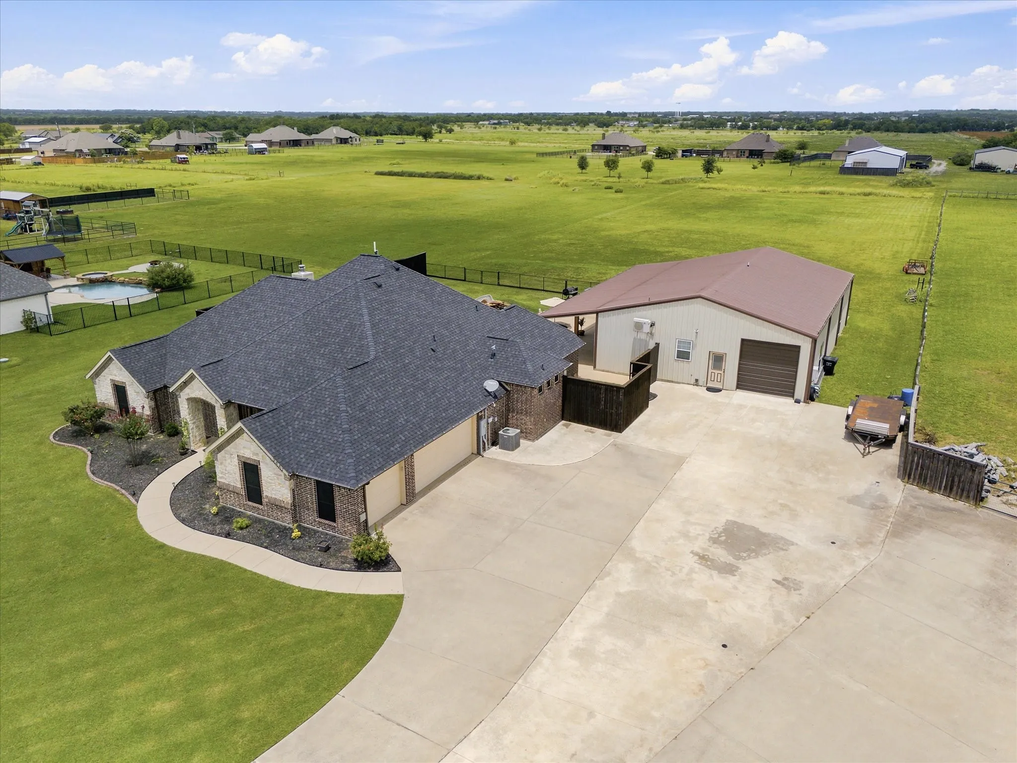 Single Family Residence For Sale in Hunt County , 2447 County Road 2710, Caddo Mills, Texas 75135, 4 Bedroom, 2 Bathroom, 2 Garage spaces, 3,800 Sqft, built in 2015, mls#21329340, Real Estate Agent in Caddo Mills, Homes For Sale in Hunt county, Homes For Sale in Caddo Mills, Realtor in Caddo Mills Texas, Real Estate Brokerage Independent Realty Texas, Luminita Cordes Realtor