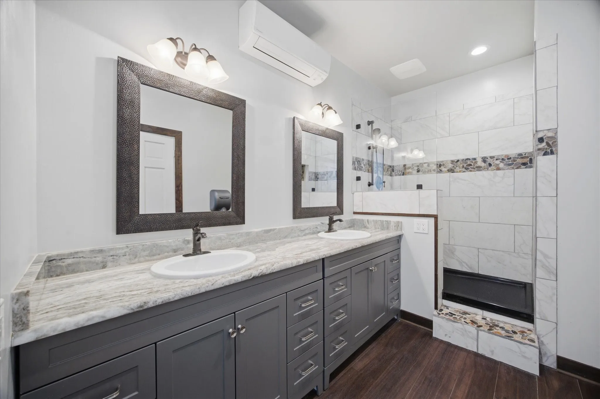 Single Family Residence For Sale in Hunt County , 2447 County Road 2710, Caddo Mills, Texas 75135, 4 Bedroom, 2 Bathroom, 2 Garage spaces, 3,800 Sqft, built in 2015, mls#21329340, Real Estate Agent in Caddo Mills, Homes For Sale in Hunt county, Homes For Sale in Caddo Mills, Realtor in Caddo Mills Texas, Real Estate Brokerage Independent Realty Texas, Luminita Cordes Realtor