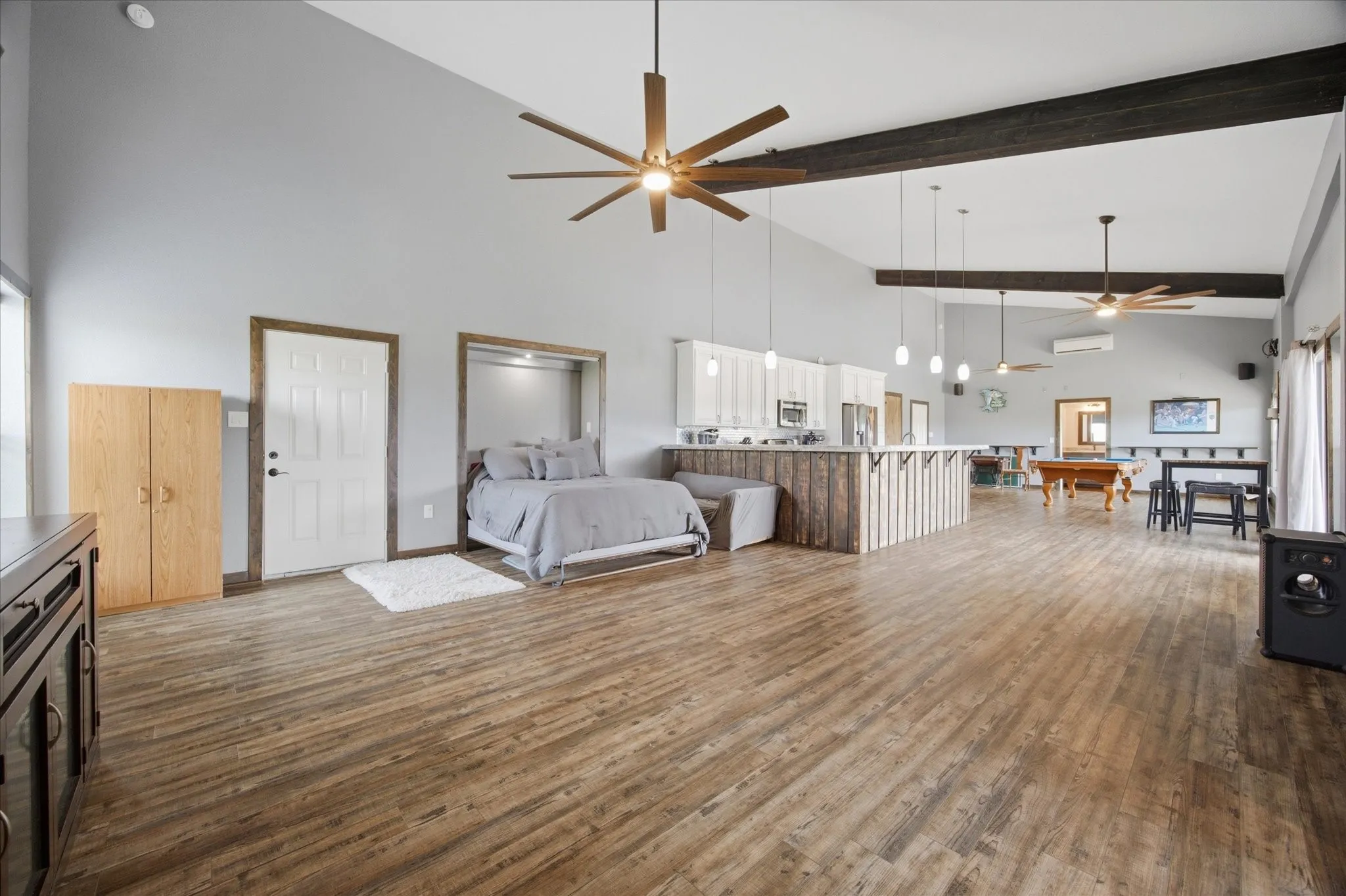 Single Family Residence For Sale in Hunt County , 2447 County Road 2710, Caddo Mills, Texas 75135, 4 Bedroom, 2 Bathroom, 2 Garage spaces, 3,800 Sqft, built in 2015, mls#21329340, Real Estate Agent in Caddo Mills, Homes For Sale in Hunt county, Homes For Sale in Caddo Mills, Realtor in Caddo Mills Texas, Real Estate Brokerage Independent Realty Texas, Luminita Cordes Realtor