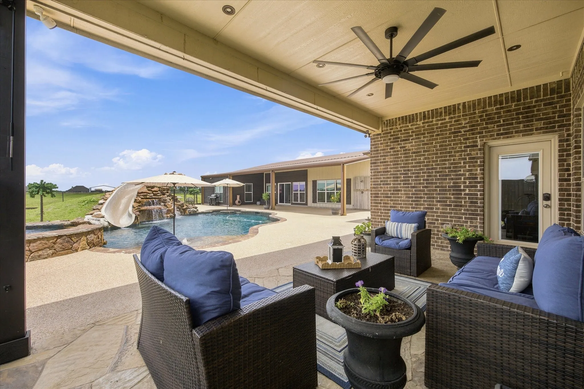 Single Family Residence For Sale in Hunt County , 2447 County Road 2710, Caddo Mills, Texas 75135, 4 Bedroom, 2 Bathroom, 2 Garage spaces, 3,800 Sqft, built in 2015, mls#21329340, Real Estate Agent in Caddo Mills, Homes For Sale in Hunt county, Homes For Sale in Caddo Mills, Realtor in Caddo Mills Texas, Real Estate Brokerage Independent Realty Texas, Luminita Cordes Realtor