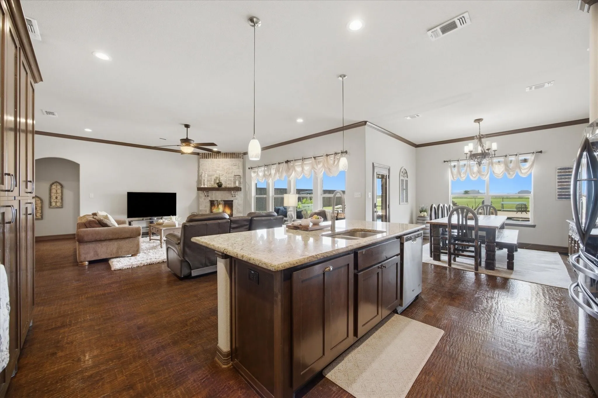 Single Family Residence For Sale in Hunt County , 2447 County Road 2710, Caddo Mills, Texas 75135, 4 Bedroom, 2 Bathroom, 2 Garage spaces, 3,800 Sqft, built in 2015, mls#21329340, Real Estate Agent in Caddo Mills, Homes For Sale in Hunt county, Homes For Sale in Caddo Mills, Realtor in Caddo Mills Texas, Real Estate Brokerage Independent Realty Texas, Luminita Cordes Realtor