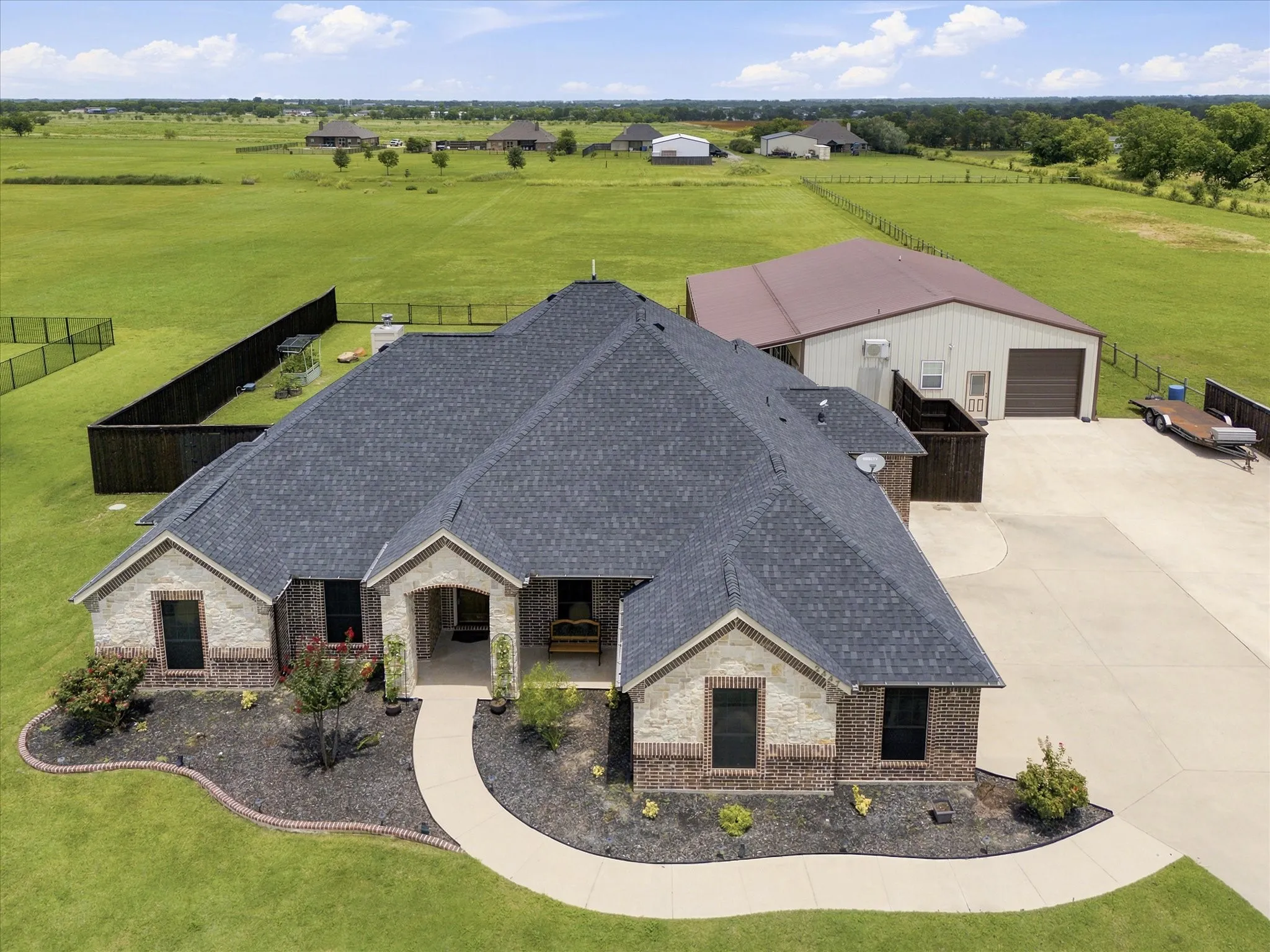 Single Family Residence For Sale in Hunt County , 2447 County Road 2710, Caddo Mills, Texas 75135, 4 Bedroom, 2 Bathroom, 2 Garage spaces, 3,800 Sqft, built in 2015, mls#21329340, Real Estate Agent in Caddo Mills, Homes For Sale in Hunt county, Homes For Sale in Caddo Mills, Realtor in Caddo Mills Texas, Real Estate Brokerage Independent Realty Texas, Luminita Cordes Realtor