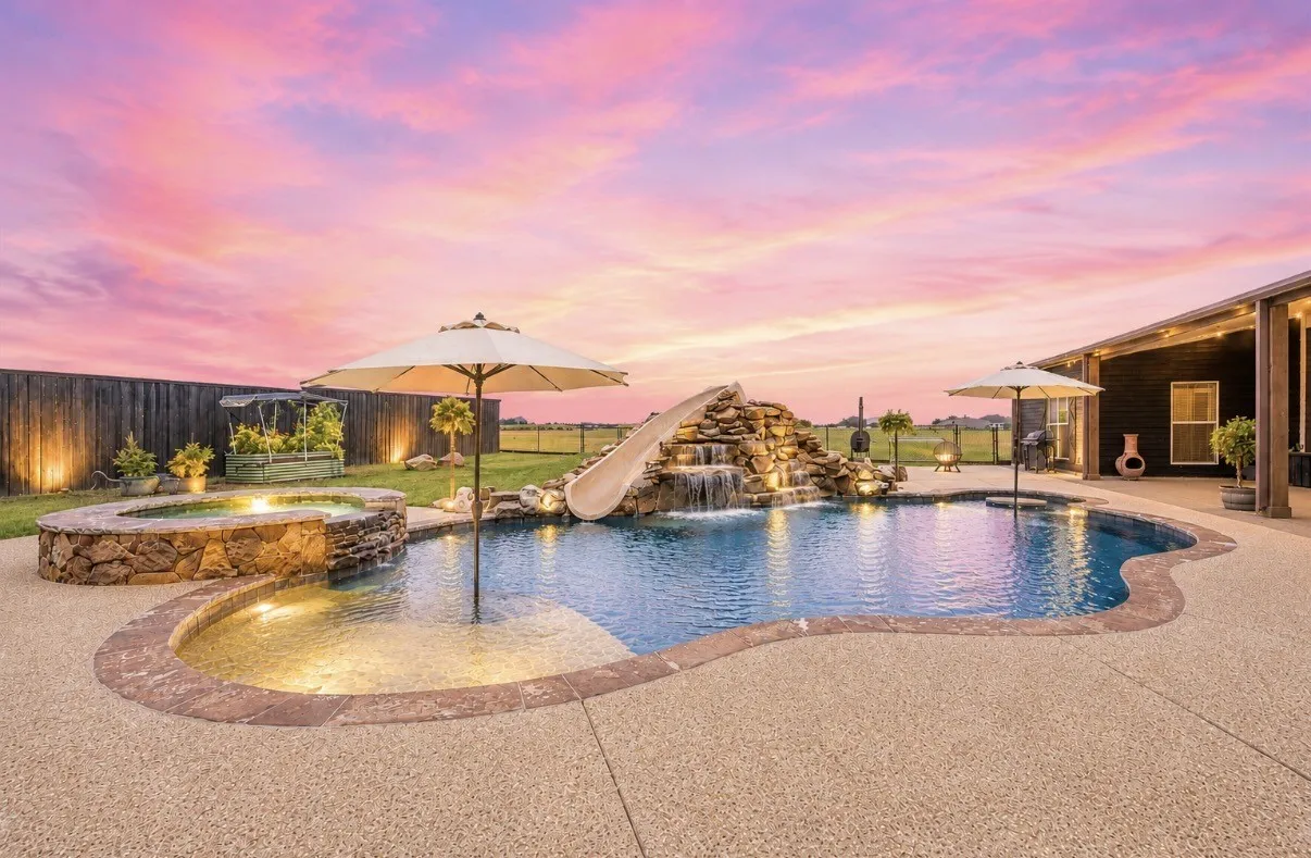 Single Family Residence For Sale in Hunt County , 2447 County Road 2710, Caddo Mills, Texas 75135, 4 Bedroom, 2 Bathroom, 2 Garage spaces, 3,800 Sqft, built in 2015, mls#21329340, Real Estate Agent in Caddo Mills, Homes For Sale in Hunt county, Homes For Sale in Caddo Mills, Realtor in Caddo Mills Texas, Real Estate Brokerage Independent Realty Texas, Luminita Cordes Realtor
