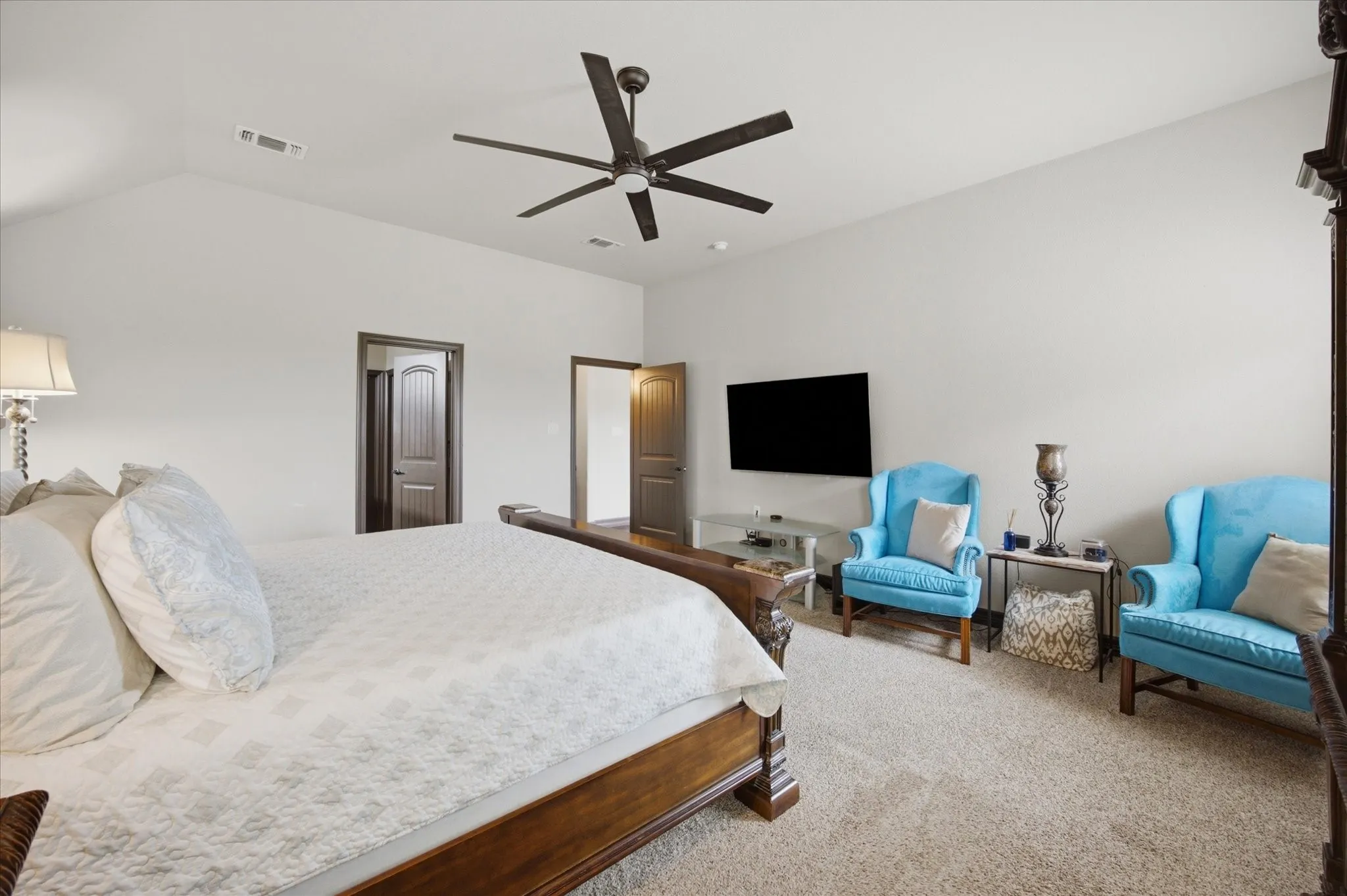 Single Family Residence For Sale in Hunt County , 2447 County Road 2710, Caddo Mills, Texas 75135, 4 Bedroom, 2 Bathroom, 2 Garage spaces, 3,800 Sqft, built in 2015, mls#21329340, Real Estate Agent in Caddo Mills, Homes For Sale in Hunt county, Homes For Sale in Caddo Mills, Realtor in Caddo Mills Texas, Real Estate Brokerage Independent Realty Texas, Luminita Cordes Realtor