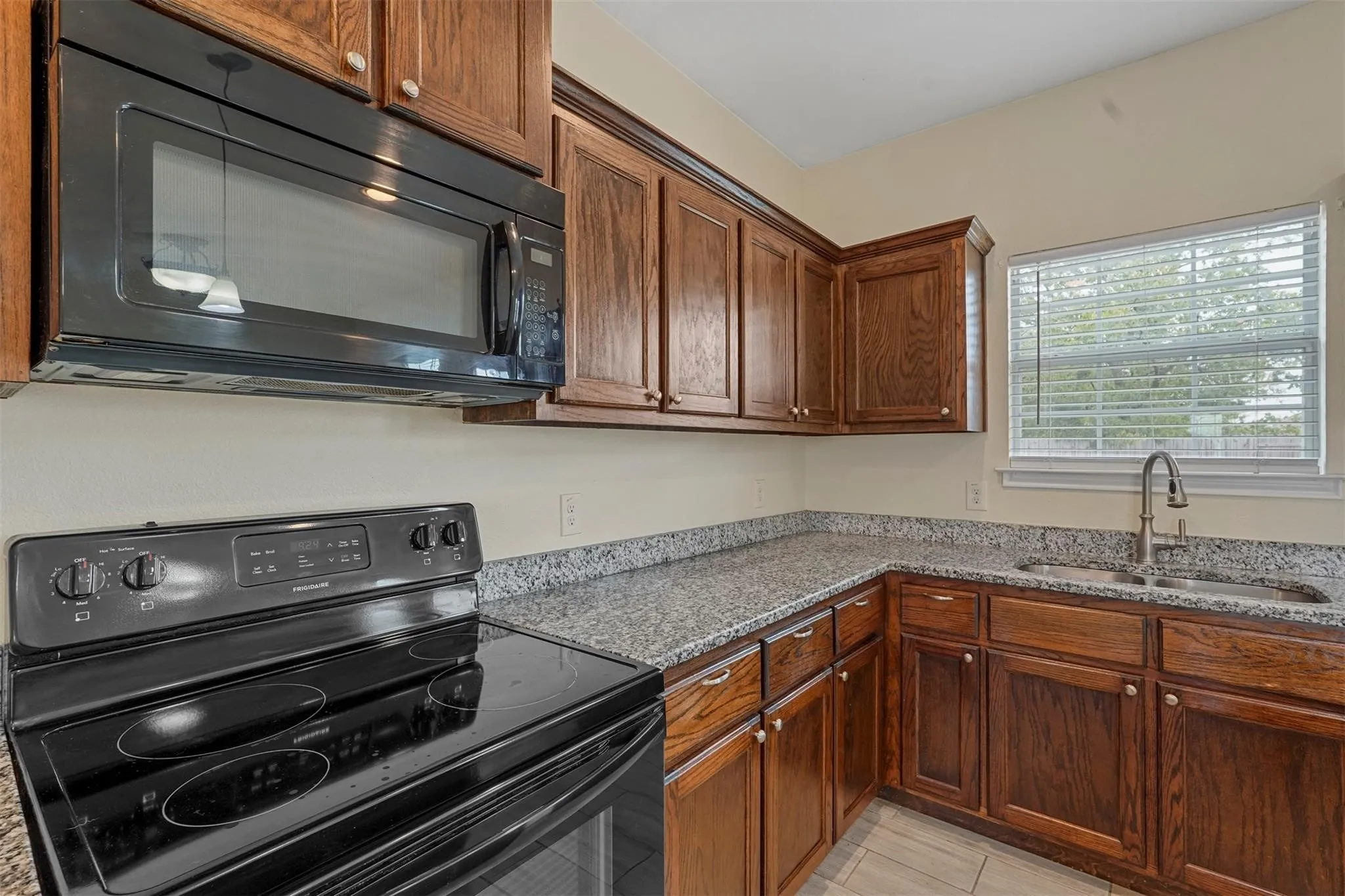 Single Family Residence For Rent in Hunt County , 2103 Oliver Street, Greenville, Texas 75401, 3 Bedroom, 2 Bathroom, 1 Garage spaces, 1,340 Sqft, built in 2017, mls#21329365, Real Estate Agent in Greenville, Homes For Rent in Hunt county, Homes For Rent in Greenville, Realtor in Greenville Texas, Real Estate Brokerage Independent Realty Texas, Luminita Cordes Realtor