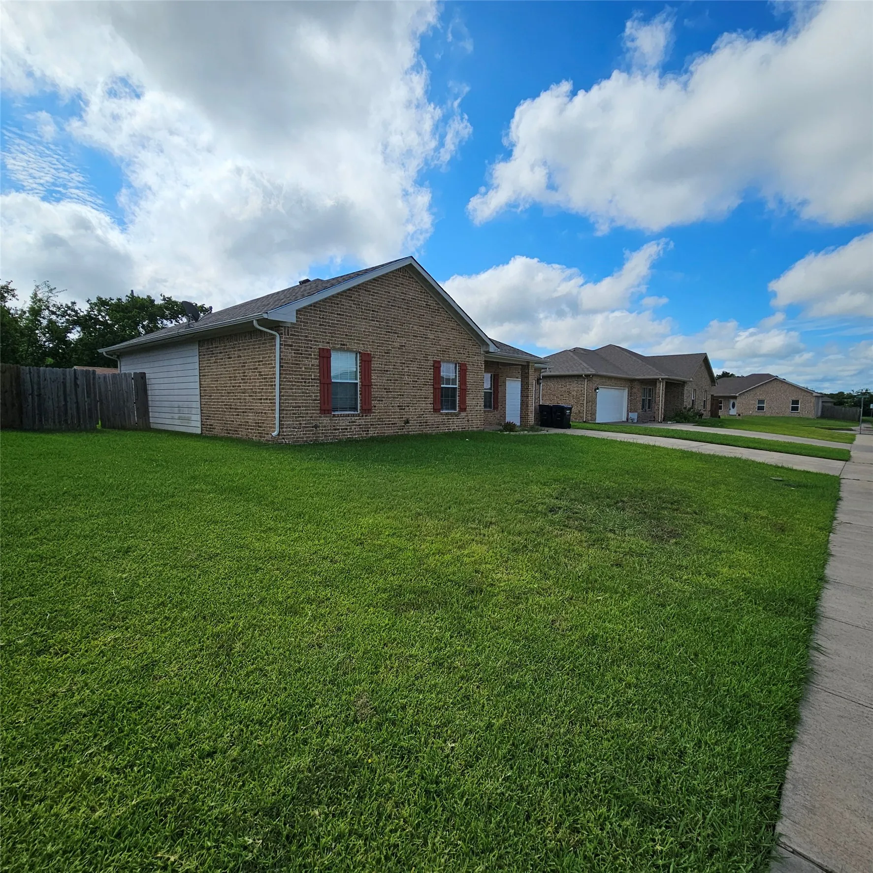 Single Family Residence For Rent in Hunt County , 2103 Oliver Street, Greenville, Texas 75401, 3 Bedroom, 2 Bathroom, 1 Garage spaces, 1,340 Sqft, built in 2017, mls#21329365, Real Estate Agent in Greenville, Homes For Rent in Hunt county, Homes For Rent in Greenville, Realtor in Greenville Texas, Real Estate Brokerage Independent Realty Texas, Luminita Cordes Realtor