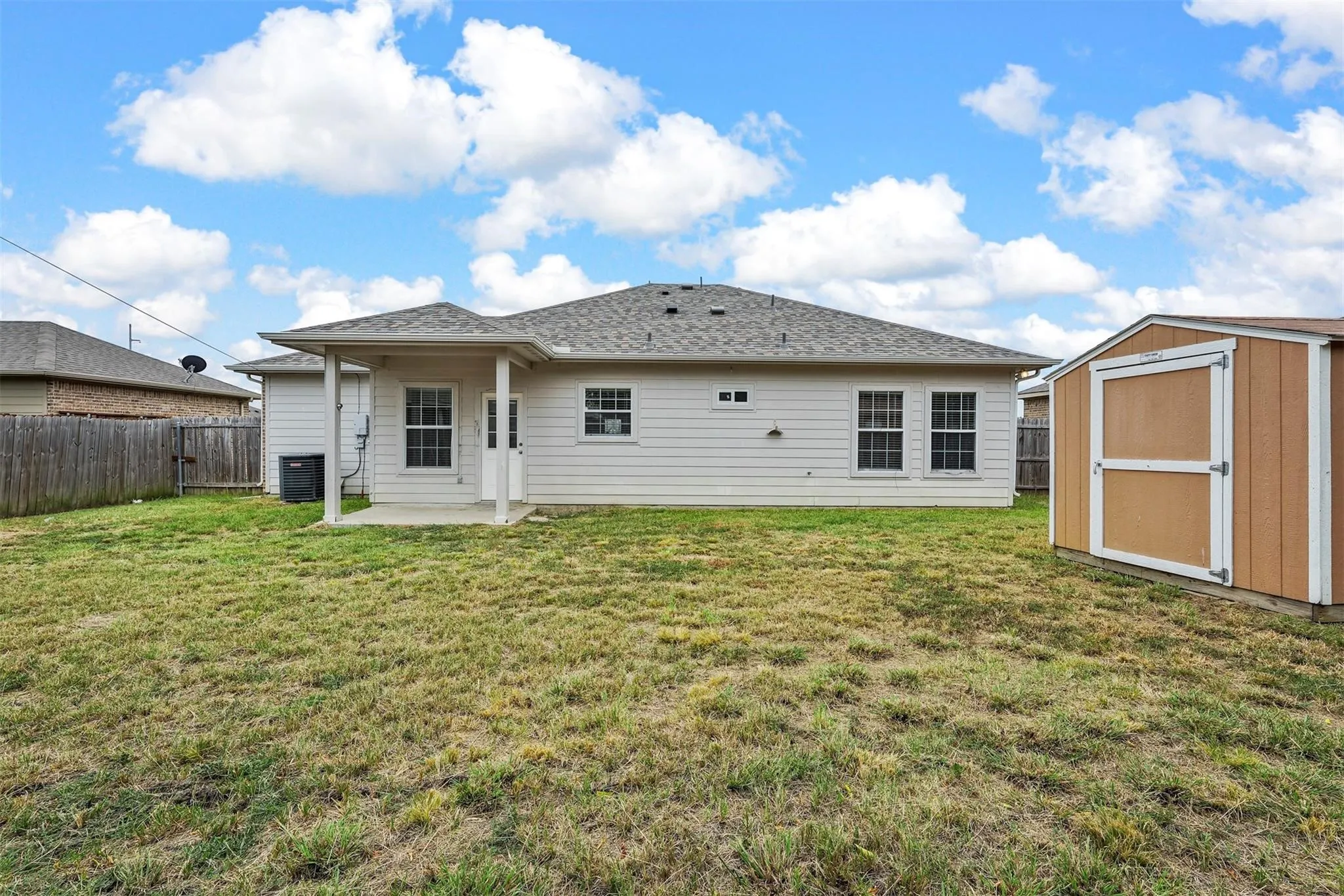 Single Family Residence For Rent in Hunt County , 2103 Oliver Street, Greenville, Texas 75401, 3 Bedroom, 2 Bathroom, 1 Garage spaces, 1,340 Sqft, built in 2017, mls#21329365, Real Estate Agent in Greenville, Homes For Rent in Hunt county, Homes For Rent in Greenville, Realtor in Greenville Texas, Real Estate Brokerage Independent Realty Texas, Luminita Cordes Realtor