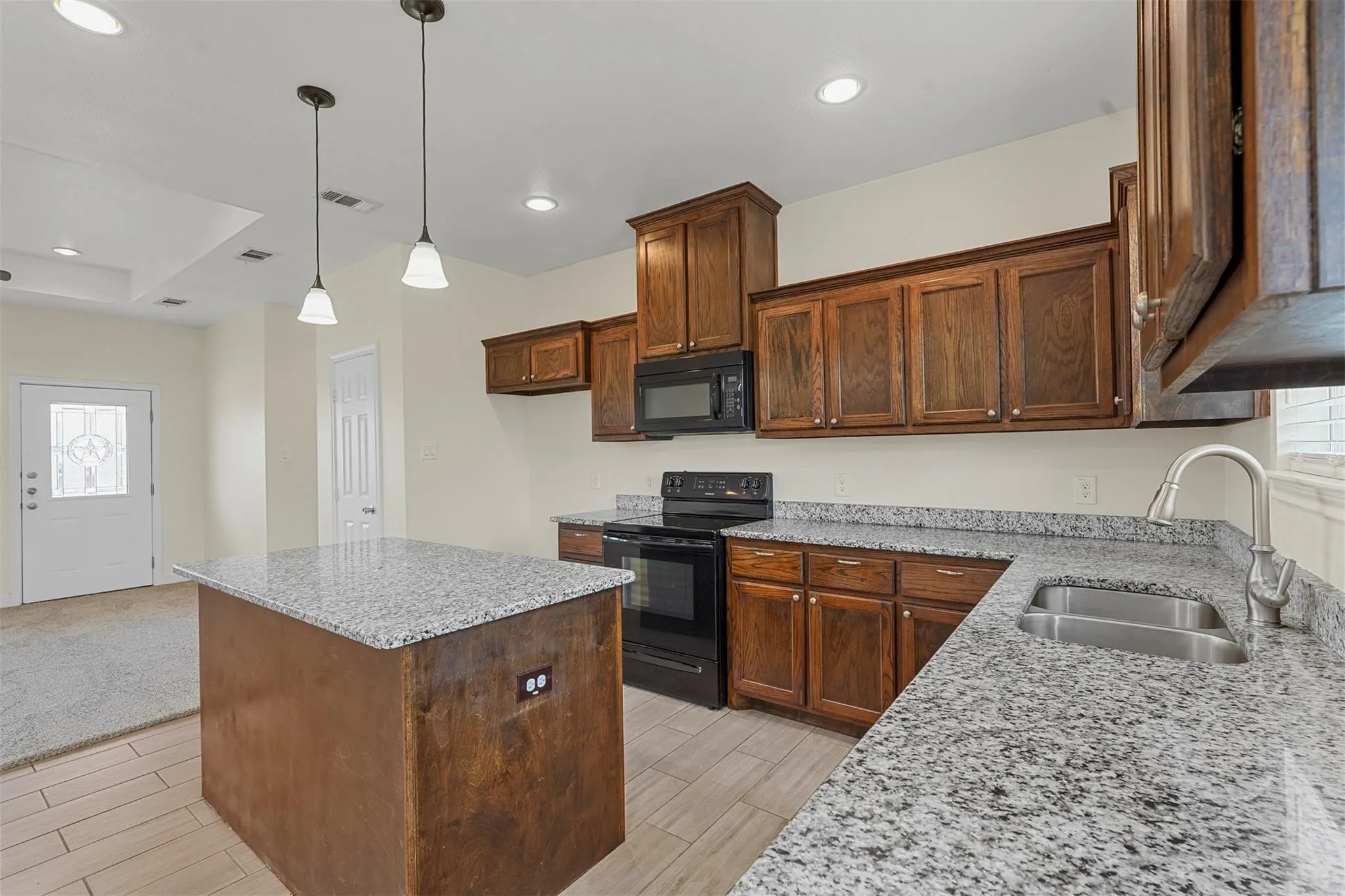 Single Family Residence For Rent in Hunt County , 2103 Oliver Street, Greenville, Texas 75401, 3 Bedroom, 2 Bathroom, 1 Garage spaces, 1,340 Sqft, built in 2017, mls#21329365, Real Estate Agent in Greenville, Homes For Rent in Hunt county, Homes For Rent in Greenville, Realtor in Greenville Texas, Real Estate Brokerage Independent Realty Texas, Luminita Cordes Realtor