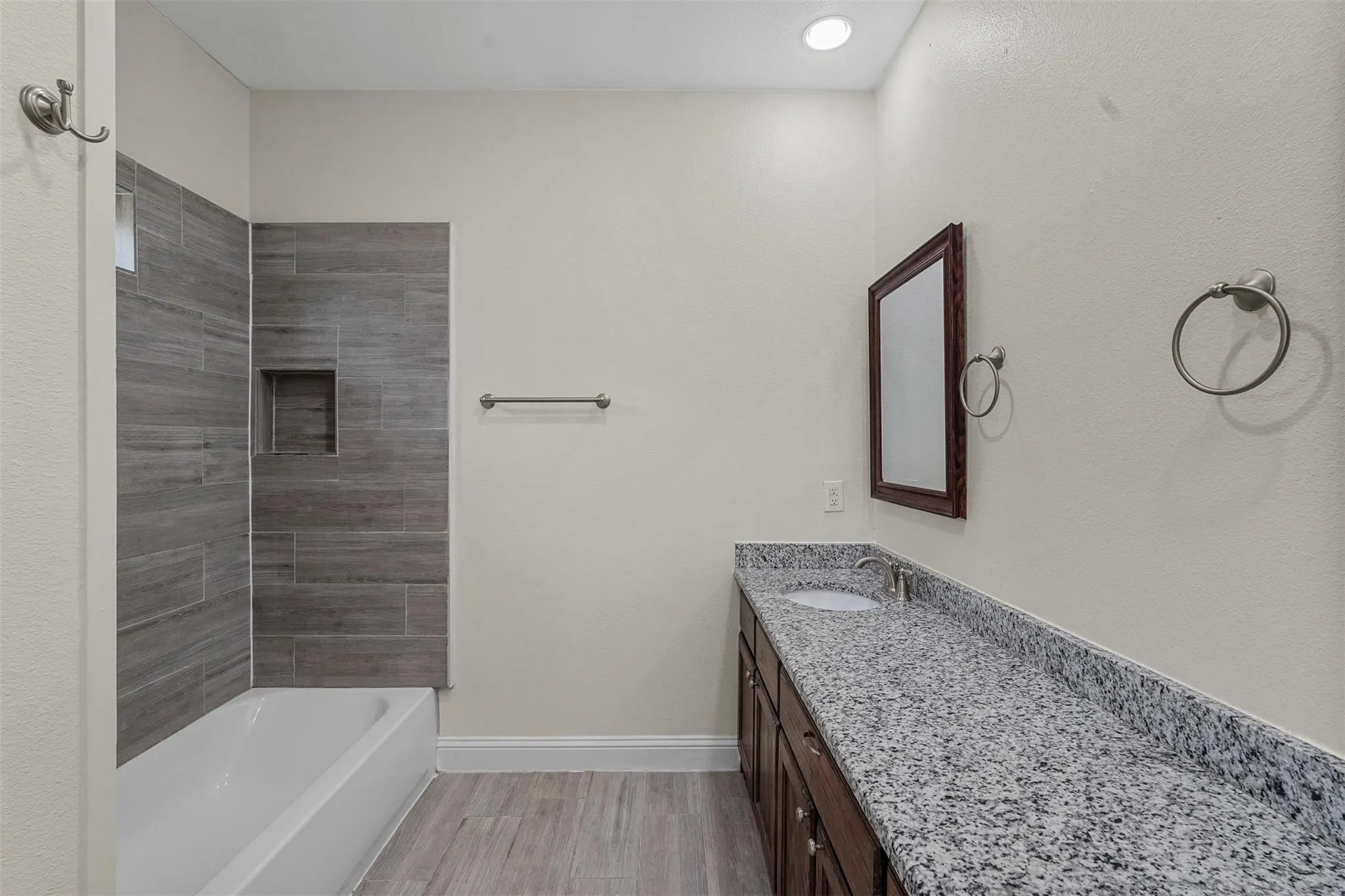 Single Family Residence For Rent in Hunt County , 2103 Oliver Street, Greenville, Texas 75401, 3 Bedroom, 2 Bathroom, 1 Garage spaces, 1,340 Sqft, built in 2017, mls#21329365, Real Estate Agent in Greenville, Homes For Rent in Hunt county, Homes For Rent in Greenville, Realtor in Greenville Texas, Real Estate Brokerage Independent Realty Texas, Luminita Cordes Realtor
