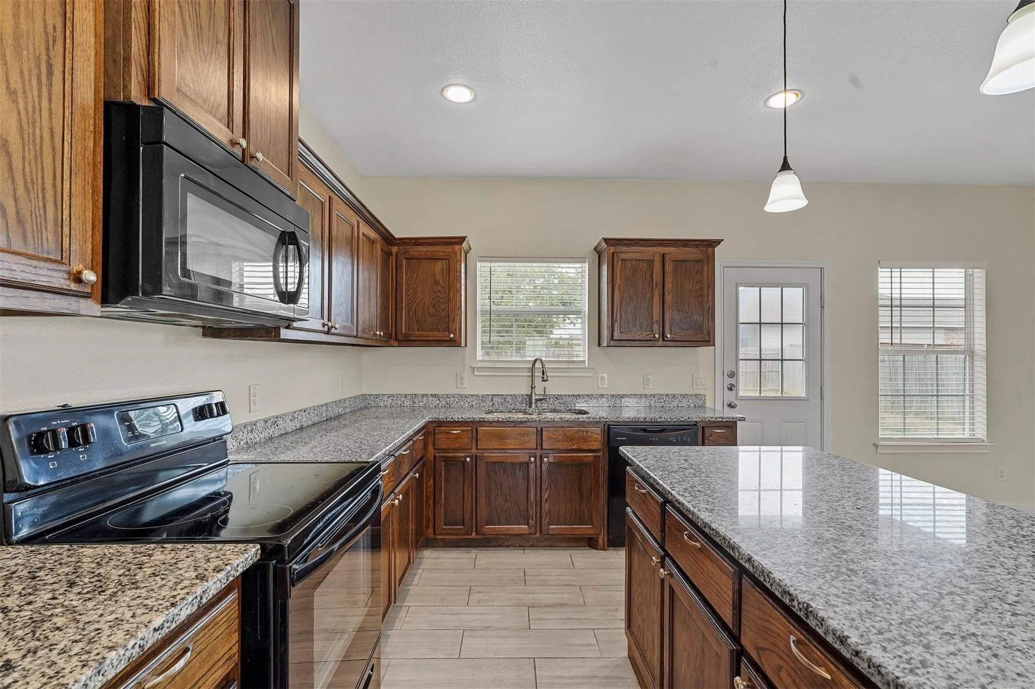 Single Family Residence For Rent in Hunt County , 2103 Oliver Street, Greenville, Texas 75401, 3 Bedroom, 2 Bathroom, 1 Garage spaces, 1,340 Sqft, built in 2017, mls#21329365, Real Estate Agent in Greenville, Homes For Rent in Hunt county, Homes For Rent in Greenville, Realtor in Greenville Texas, Real Estate Brokerage Independent Realty Texas, Luminita Cordes Realtor