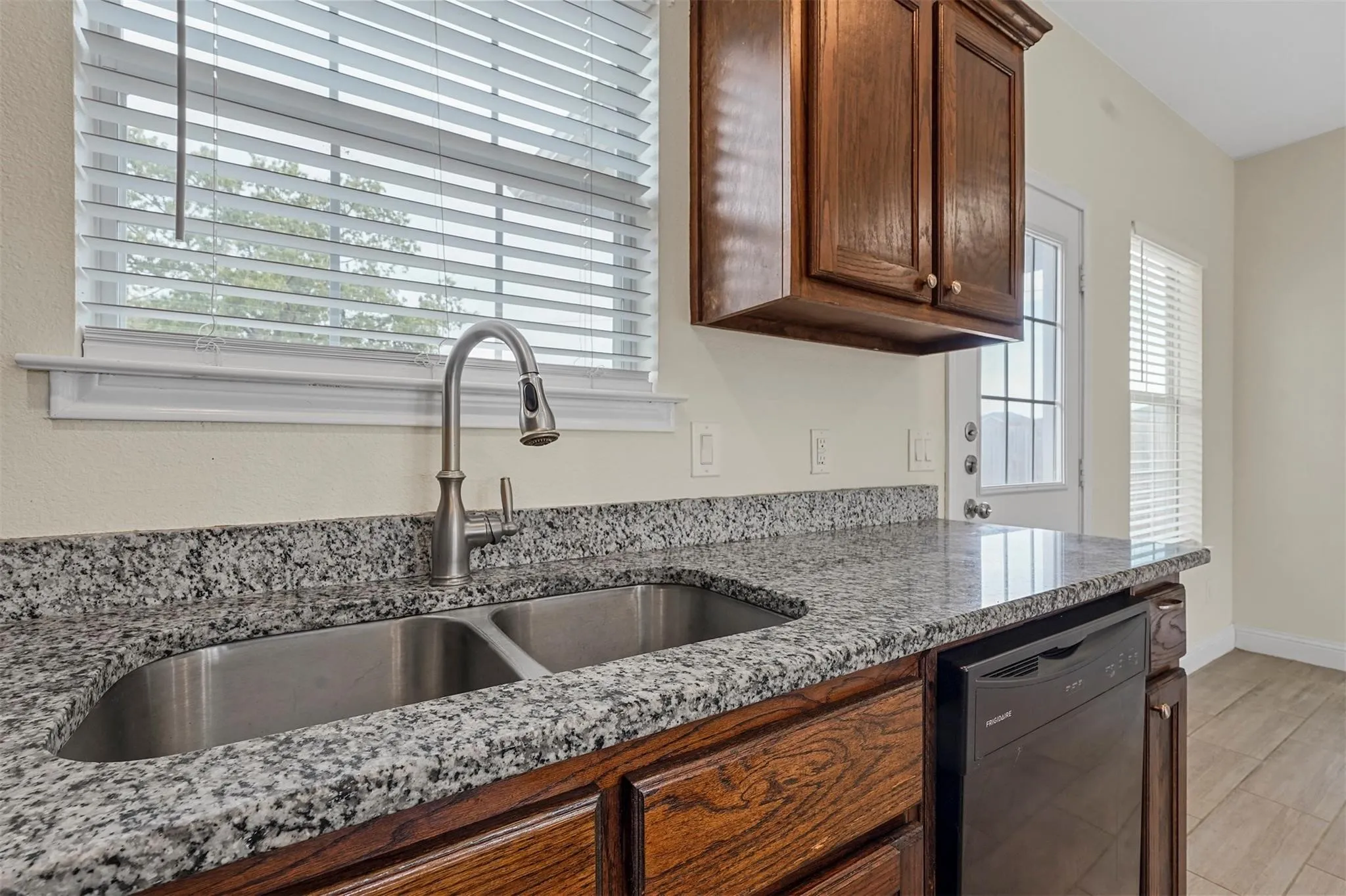 Single Family Residence For Rent in Hunt County , 2103 Oliver Street, Greenville, Texas 75401, 3 Bedroom, 2 Bathroom, 1 Garage spaces, 1,340 Sqft, built in 2017, mls#21329365, Real Estate Agent in Greenville, Homes For Rent in Hunt county, Homes For Rent in Greenville, Realtor in Greenville Texas, Real Estate Brokerage Independent Realty Texas, Luminita Cordes Realtor