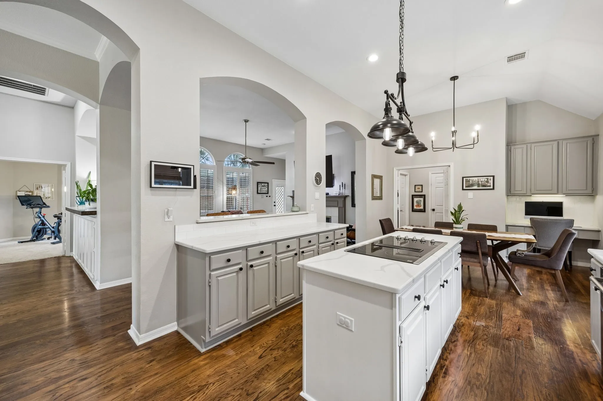 Single Family Residence For Sale in Collin County , 3104 Congress Avenue, Plano, Texas 75025, 3 Bedroom, 3 Bathroom, 2 Garage spaces, 2,463 Sqft, built in 1992, mls#21313761, Real Estate Agent in Plano, Homes For Sale in Collin county, Homes For Sale in Plano, Realtor in Plano Texas, Real Estate Brokerage Independent Realty Texas, Luminita Cordes Realtor