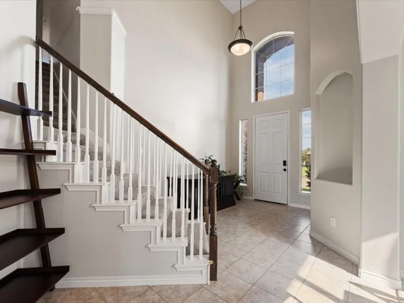 Grand entry way
