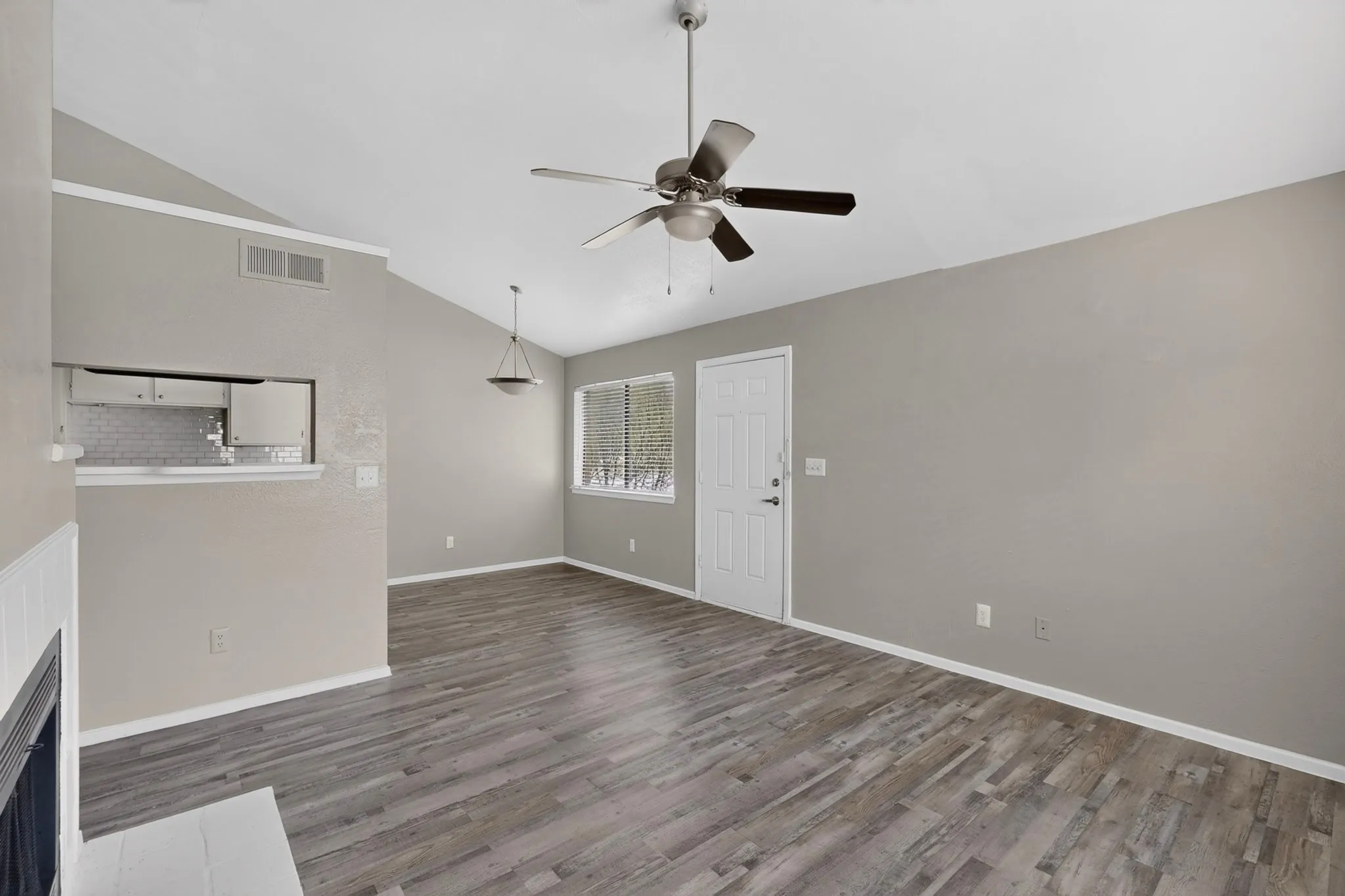 Condominium For Sale in Tarrant County , 1122 Millview Drive 802, Arlington, Texas 76012, 2 Bedroom, 2 Bathroom, Garage spaces, 1,000 Sqft, built in 1984, mls#21321953, Real Estate Agent in Arlington, Homes For Sale in Tarrant county, Homes For Sale in Arlington, Realtor in Arlington Texas, Real Estate Brokerage Independent Realty Texas, Luminita Cordes Realtor