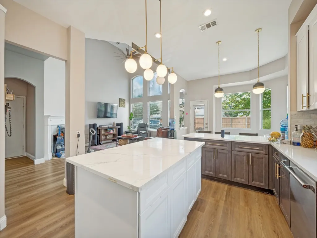 Single Family Residence For Sale in Denton County , 12519 Alfa Romeo Way, Frisco, Texas 75033, 5 Bedroom, 4 Bathroom, 2 Garage spaces, 3,685 Sqft, built in 2002, mls#21326175, Real Estate Agent in Frisco, Homes For Sale in Denton county, Homes For Sale in Frisco, Realtor in Frisco Texas, Real Estate Brokerage Independent Realty Texas, Luminita Cordes Realtor