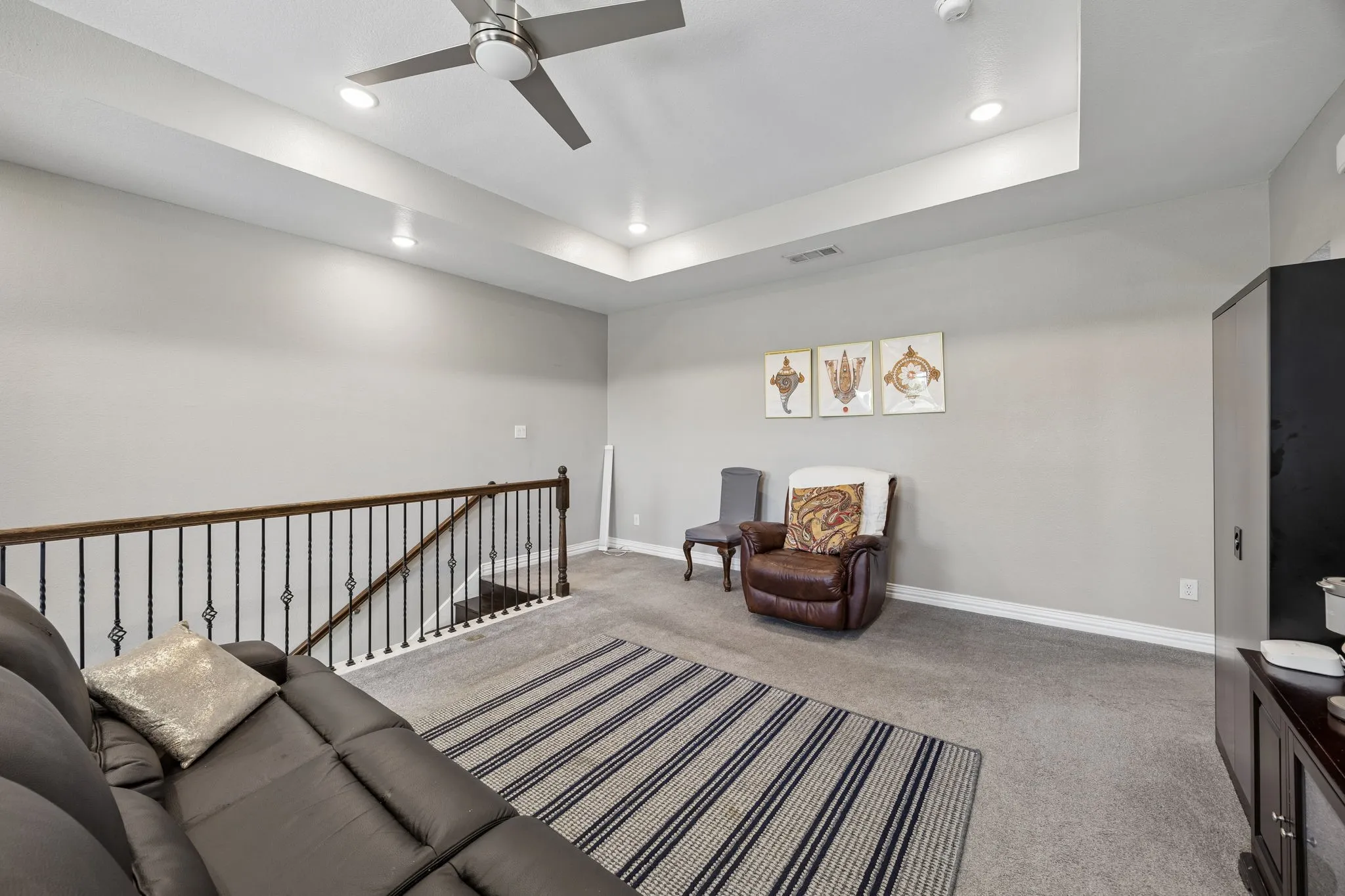 Single Family Residence For Sale in Dallas County , 431 W Pioneer Drive, Irving, Texas 75061, 4 Bedroom, 3 Bathroom, 2 Garage spaces, 2,632 Sqft, built in 2020, mls#21325959, Real Estate Agent in Irving, Homes For Sale in Dallas county, Homes For Sale in Irving, Realtor in Irving Texas, Real Estate Brokerage Independent Realty Texas, Luminita Cordes Realtor