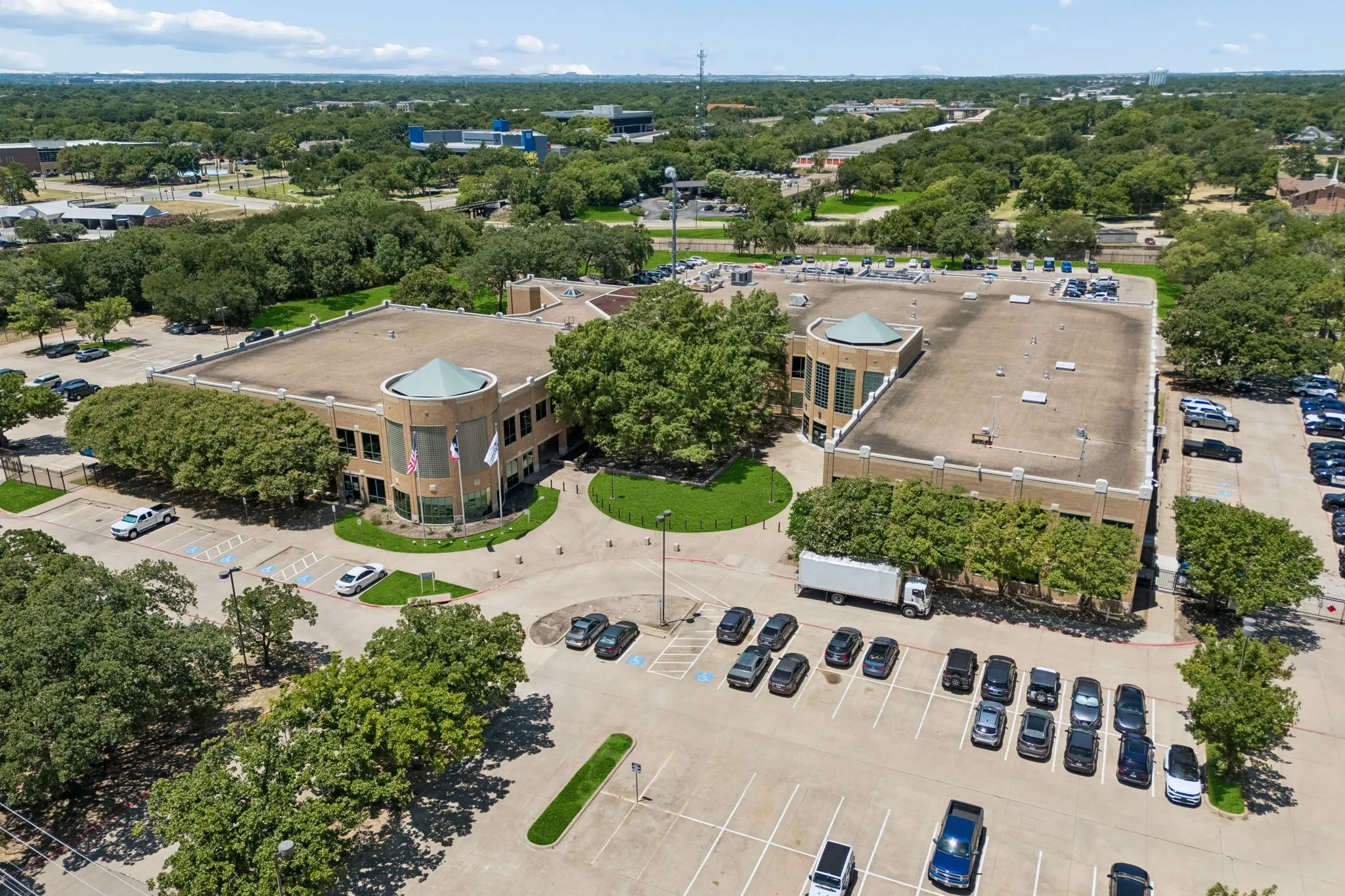 Single Family Residence For Sale in Dallas County , 431 W Pioneer Drive, Irving, Texas 75061, 4 Bedroom, 3 Bathroom, 2 Garage spaces, 2,632 Sqft, built in 2020, mls#21325959, Real Estate Agent in Irving, Homes For Sale in Dallas county, Homes For Sale in Irving, Realtor in Irving Texas, Real Estate Brokerage Independent Realty Texas, Luminita Cordes Realtor