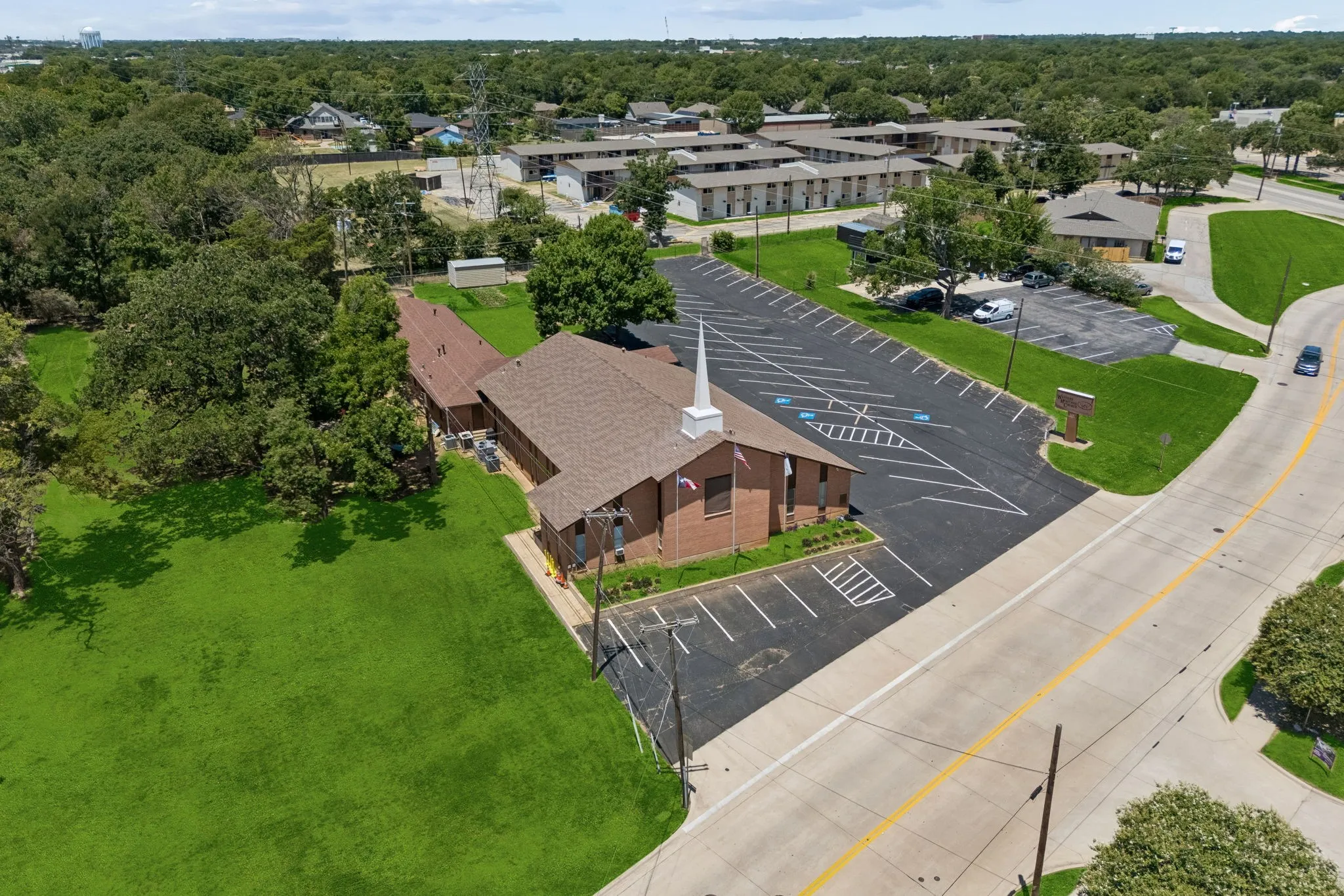 Single Family Residence For Sale in Dallas County , 431 W Pioneer Drive, Irving, Texas 75061, 4 Bedroom, 3 Bathroom, 2 Garage spaces, 2,632 Sqft, built in 2020, mls#21325959, Real Estate Agent in Irving, Homes For Sale in Dallas county, Homes For Sale in Irving, Realtor in Irving Texas, Real Estate Brokerage Independent Realty Texas, Luminita Cordes Realtor