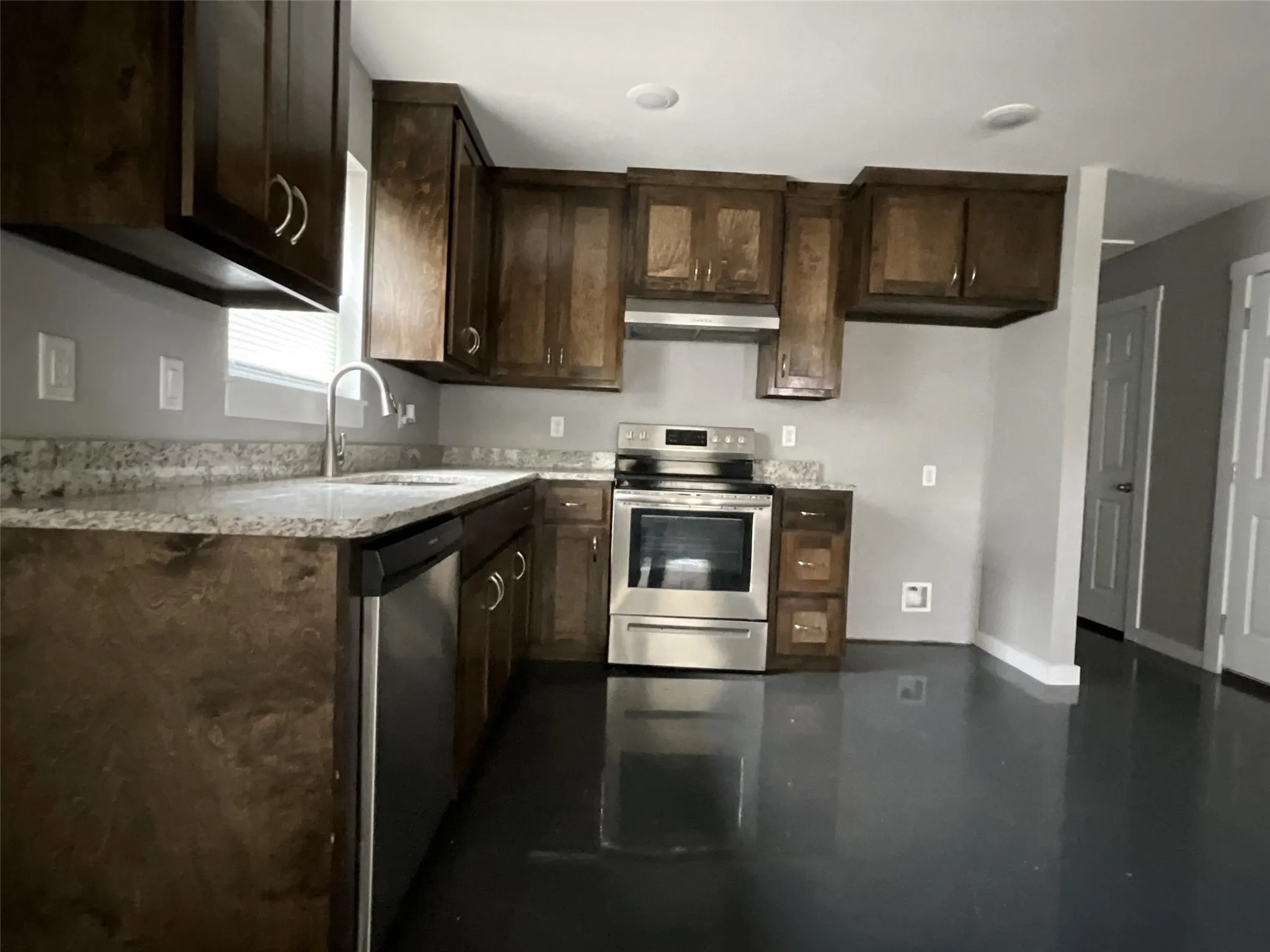 Duplex For Rent in Wood County , 113 Isabella Street, Mineola, Texas 75773, 3 Bedroom, 2 Bathroom, 1 Garage spaces, 1,085 Sqft, built in 2022, mls#21329377, Real Estate Agent in Mineola, Homes For Rent in Wood county, Homes For Rent in Mineola, Realtor in Mineola Texas, Real Estate Brokerage Independent Realty Texas, Luminita Cordes Realtor