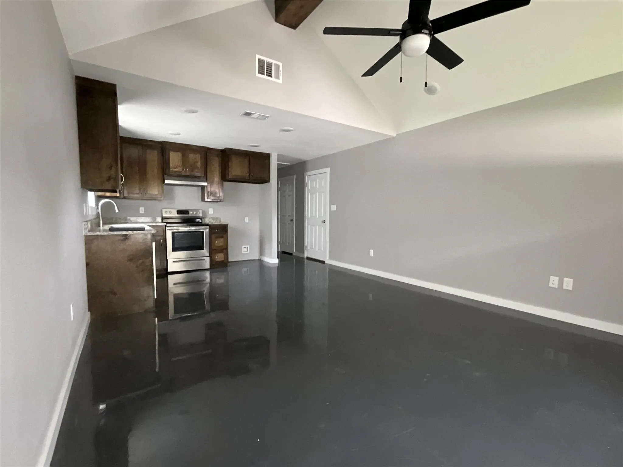 Duplex For Rent in Wood County , 113 Isabella Street, Mineola, Texas 75773, 3 Bedroom, 2 Bathroom, 1 Garage spaces, 1,085 Sqft, built in 2022, mls#21329377, Real Estate Agent in Mineola, Homes For Rent in Wood county, Homes For Rent in Mineola, Realtor in Mineola Texas, Real Estate Brokerage Independent Realty Texas, Luminita Cordes Realtor
