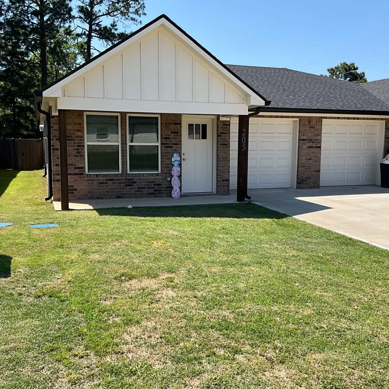 Duplex For Rent in Wood County , 205 Isabella Street, Mineola, Texas 75773, 3 Bedroom, 2 Bathroom, 1 Garage spaces, 1,085 Sqft, built in 2022, mls#21329387, Real Estate Agent in Mineola, Homes For Rent in Wood county, Homes For Rent in Mineola, Realtor in Mineola Texas, Real Estate Brokerage Independent Realty Texas, Luminita Cordes Realtor