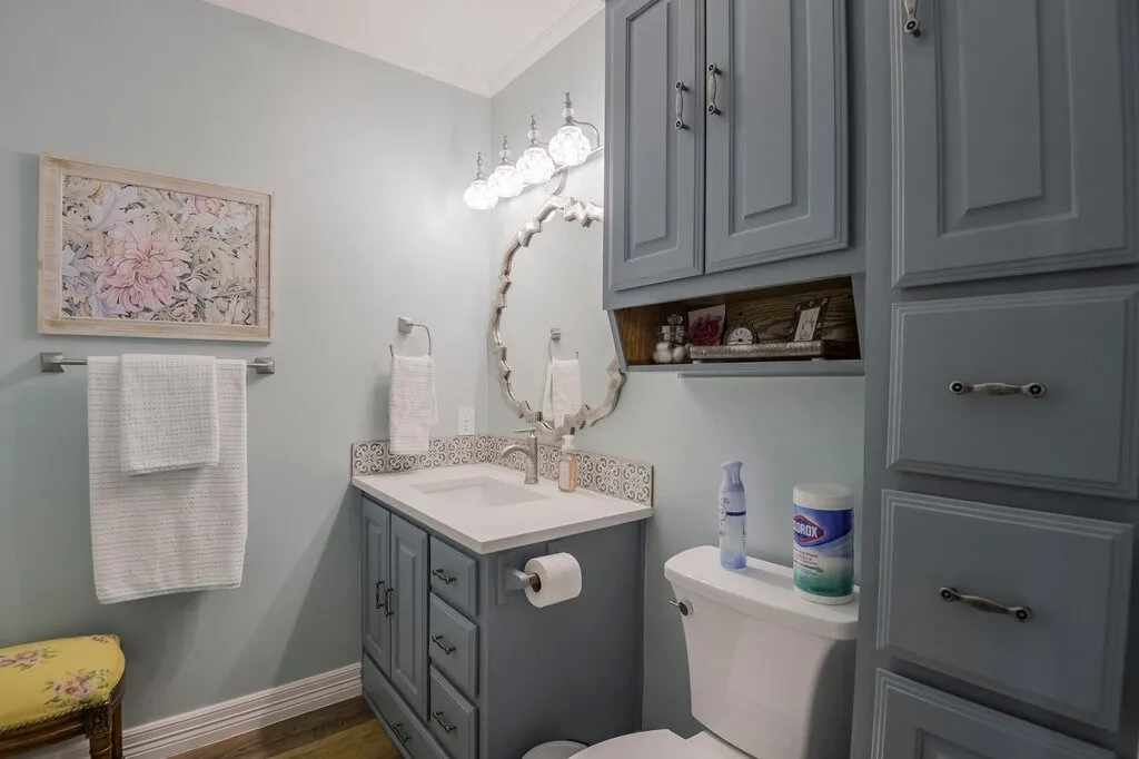 Single Family Residence For Sale in Dallas County , 705 Bluebonnet Drive, Grand Prairie, Texas 75052, 3 Bedroom, 2 Bathroom, 2 Garage spaces, 1,880 Sqft, built in 1972, mls#21329390, Real Estate Agent in Grand Prairie, Homes For Sale in Dallas county, Homes For Sale in Grand Prairie, Realtor in Grand Prairie Texas, Real Estate Brokerage Independent Realty Texas, Luminita Cordes Realtor