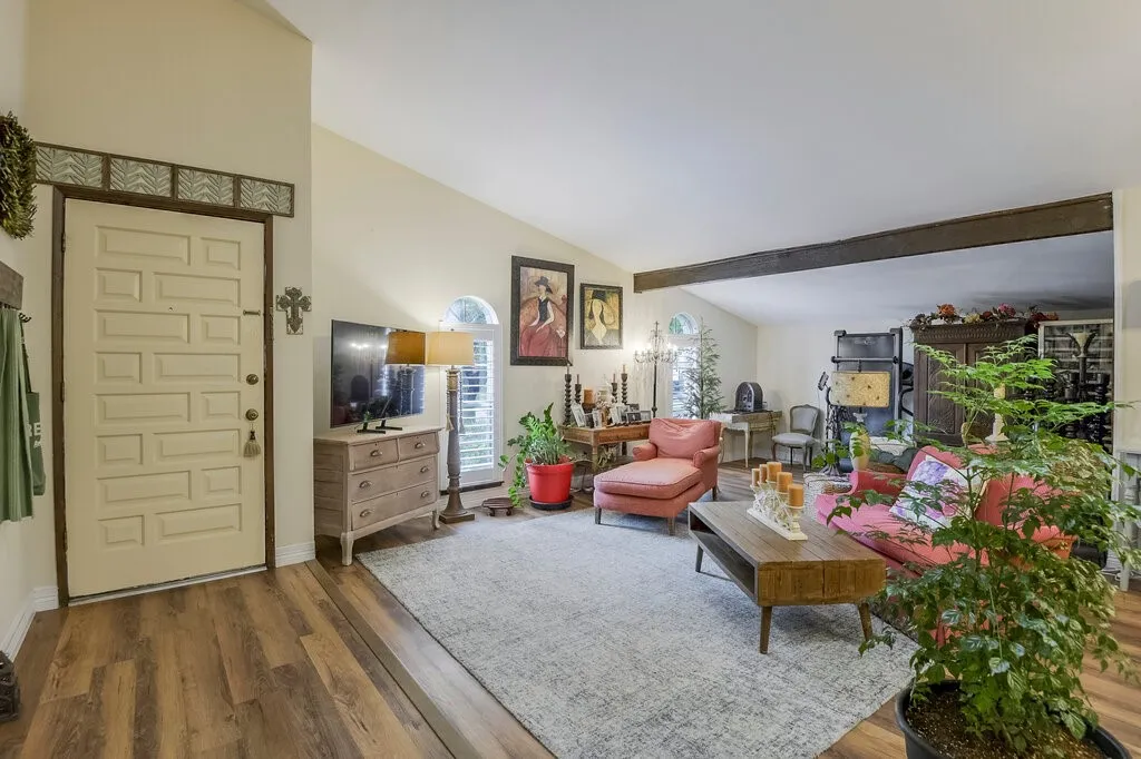 Single Family Residence For Sale in Dallas County , 705 Bluebonnet Drive, Grand Prairie, Texas 75052, 3 Bedroom, 2 Bathroom, 2 Garage spaces, 1,880 Sqft, built in 1972, mls#21329390, Real Estate Agent in Grand Prairie, Homes For Sale in Dallas county, Homes For Sale in Grand Prairie, Realtor in Grand Prairie Texas, Real Estate Brokerage Independent Realty Texas, Luminita Cordes Realtor