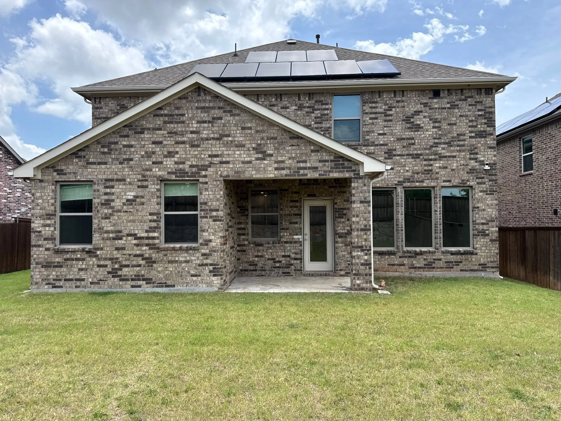 Single Family Residence For Sale in Kaufman County , 1748 Sheldon Drive, Forney, Texas 75126, 5 Bedroom, 4 Bathroom, 3 Garage spaces, 3,185 Sqft, built in 2022, mls#21329050, Real Estate Agent in Forney, Homes For Sale in Kaufman county, Homes For Sale in Forney, Realtor in Forney Texas, Real Estate Brokerage Independent Realty Texas, Luminita Cordes Realtor