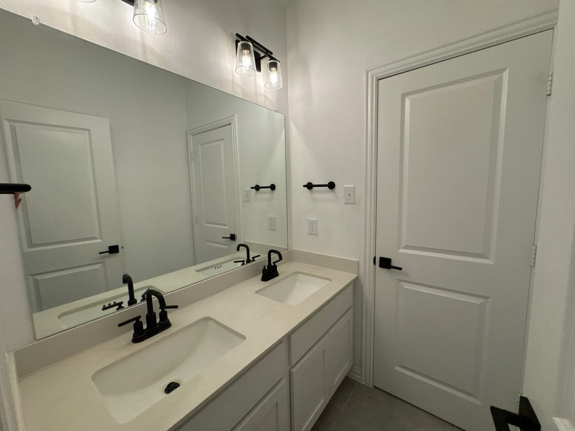 Single Family Residence For Sale in Kaufman County , 1748 Sheldon Drive, Forney, Texas 75126, 5 Bedroom, 4 Bathroom, 3 Garage spaces, 3,185 Sqft, built in 2022, mls#21329050, Real Estate Agent in Forney, Homes For Sale in Kaufman county, Homes For Sale in Forney, Realtor in Forney Texas, Real Estate Brokerage Independent Realty Texas, Luminita Cordes Realtor