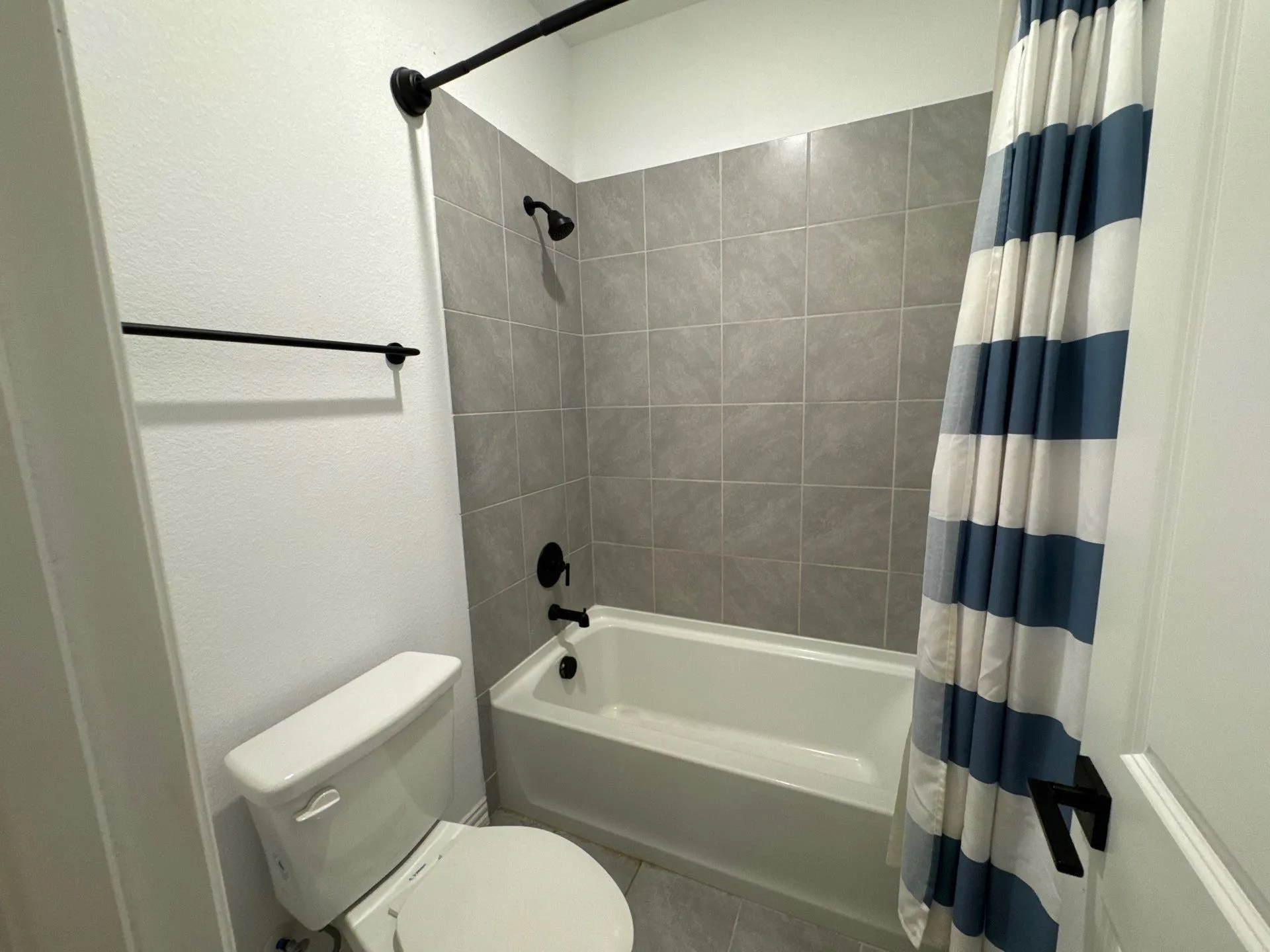 Single Family Residence For Sale in Kaufman County , 1748 Sheldon Drive, Forney, Texas 75126, 5 Bedroom, 4 Bathroom, 3 Garage spaces, 3,185 Sqft, built in 2022, mls#21329050, Real Estate Agent in Forney, Homes For Sale in Kaufman county, Homes For Sale in Forney, Realtor in Forney Texas, Real Estate Brokerage Independent Realty Texas, Luminita Cordes Realtor