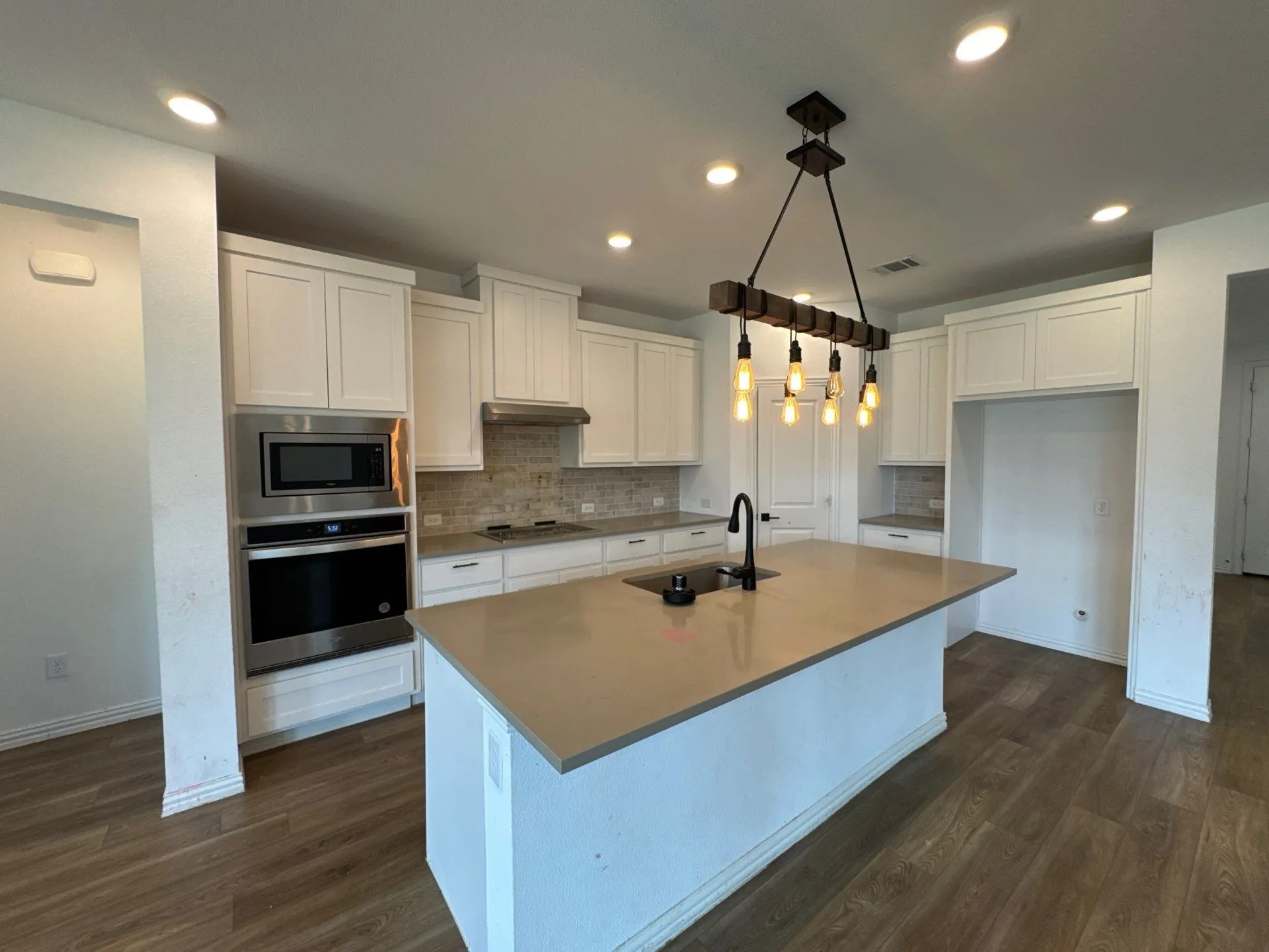 Single Family Residence For Sale in Kaufman County , 1748 Sheldon Drive, Forney, Texas 75126, 5 Bedroom, 4 Bathroom, 3 Garage spaces, 3,185 Sqft, built in 2022, mls#21329050, Real Estate Agent in Forney, Homes For Sale in Kaufman county, Homes For Sale in Forney, Realtor in Forney Texas, Real Estate Brokerage Independent Realty Texas, Luminita Cordes Realtor