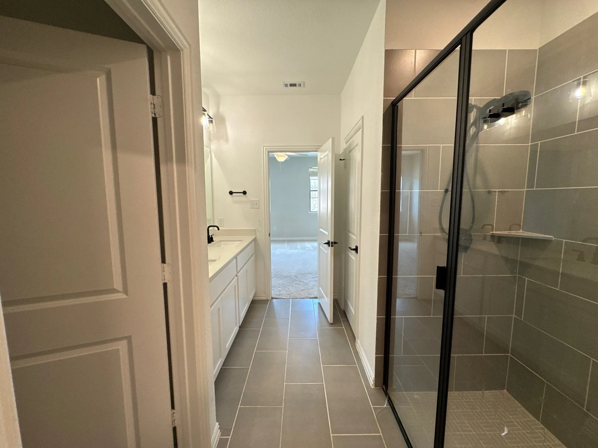 Single Family Residence For Sale in Kaufman County , 1748 Sheldon Drive, Forney, Texas 75126, 5 Bedroom, 4 Bathroom, 3 Garage spaces, 3,185 Sqft, built in 2022, mls#21329050, Real Estate Agent in Forney, Homes For Sale in Kaufman county, Homes For Sale in Forney, Realtor in Forney Texas, Real Estate Brokerage Independent Realty Texas, Luminita Cordes Realtor