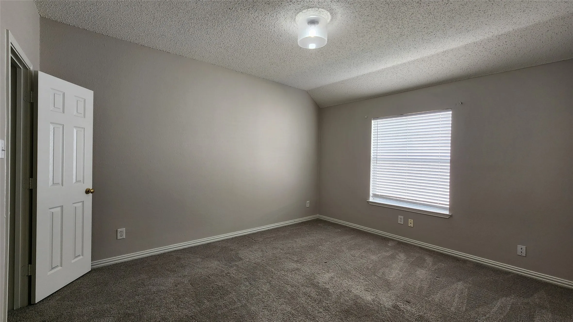 Single Family Residence For Rent in Collin County , 3408 Mosswood Drive, Plano, Texas 75074, 4 Bedroom, 2 Bathroom, 2 Garage spaces, 2,222 Sqft, built in 2001, mls#21328244, Real Estate Agent in Plano, Homes For Rent in Collin county, Homes For Rent in Plano, Realtor in Plano Texas, Real Estate Brokerage Independent Realty Texas, Luminita Cordes Realtor