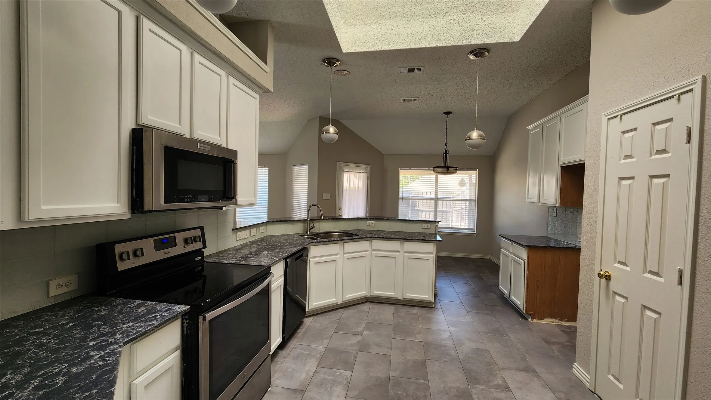 Single Family Residence For Rent in Collin County , 3408 Mosswood Drive, Plano, Texas 75074, 4 Bedroom, 2 Bathroom, 2 Garage spaces, 2,222 Sqft, built in 2001, mls#21328244, Real Estate Agent in Plano, Homes For Rent in Collin county, Homes For Rent in Plano, Realtor in Plano Texas, Real Estate Brokerage Independent Realty Texas, Luminita Cordes Realtor