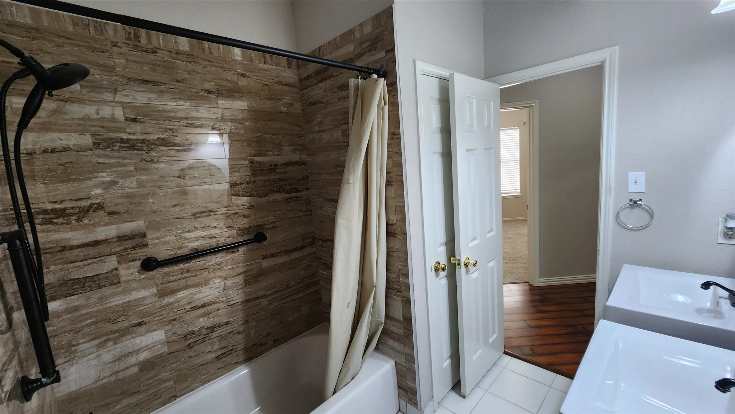 Single Family Residence For Rent in Collin County , 3408 Mosswood Drive, Plano, Texas 75074, 4 Bedroom, 2 Bathroom, 2 Garage spaces, 2,222 Sqft, built in 2001, mls#21328244, Real Estate Agent in Plano, Homes For Rent in Collin county, Homes For Rent in Plano, Realtor in Plano Texas, Real Estate Brokerage Independent Realty Texas, Luminita Cordes Realtor