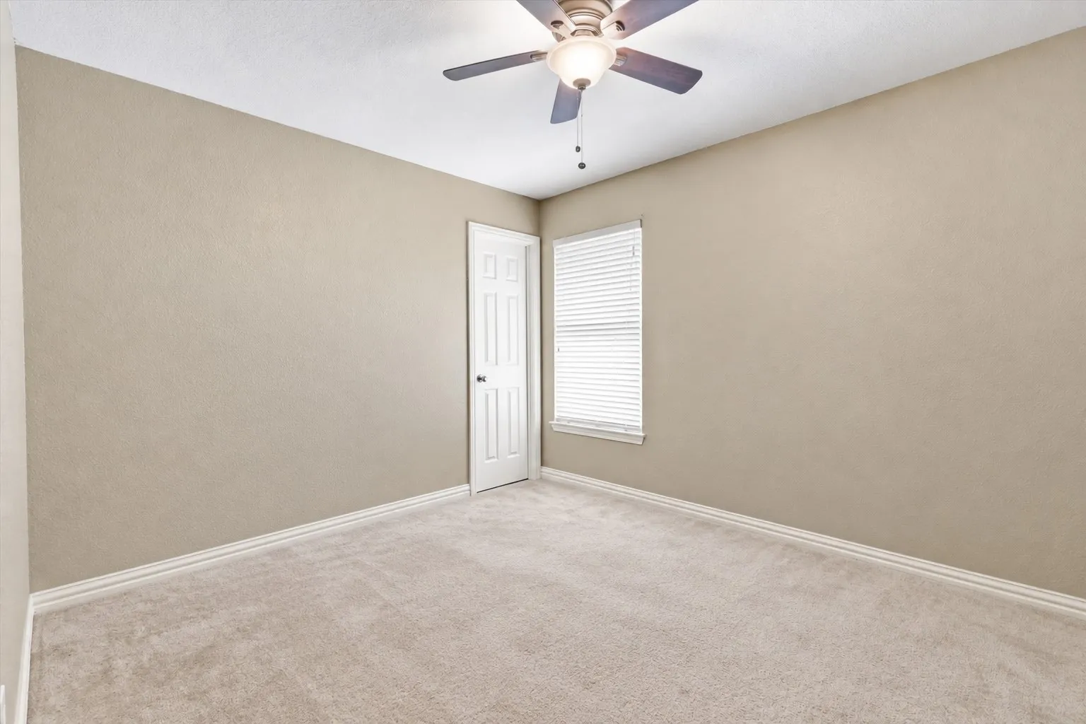 Single Family Residence For Sale in Tarrant County , 3232 Chesington Drive, Fort Worth, Texas 76137, 4 Bedroom, 2 Bathroom, 2 Garage spaces, 1,920 Sqft, built in 2006, mls#21328542, Real Estate Agent in Fort Worth, Homes For Sale in Tarrant county, Homes For Sale in Fort Worth, Realtor in Fort Worth Texas, Real Estate Brokerage Independent Realty Texas, Luminita Cordes Realtor