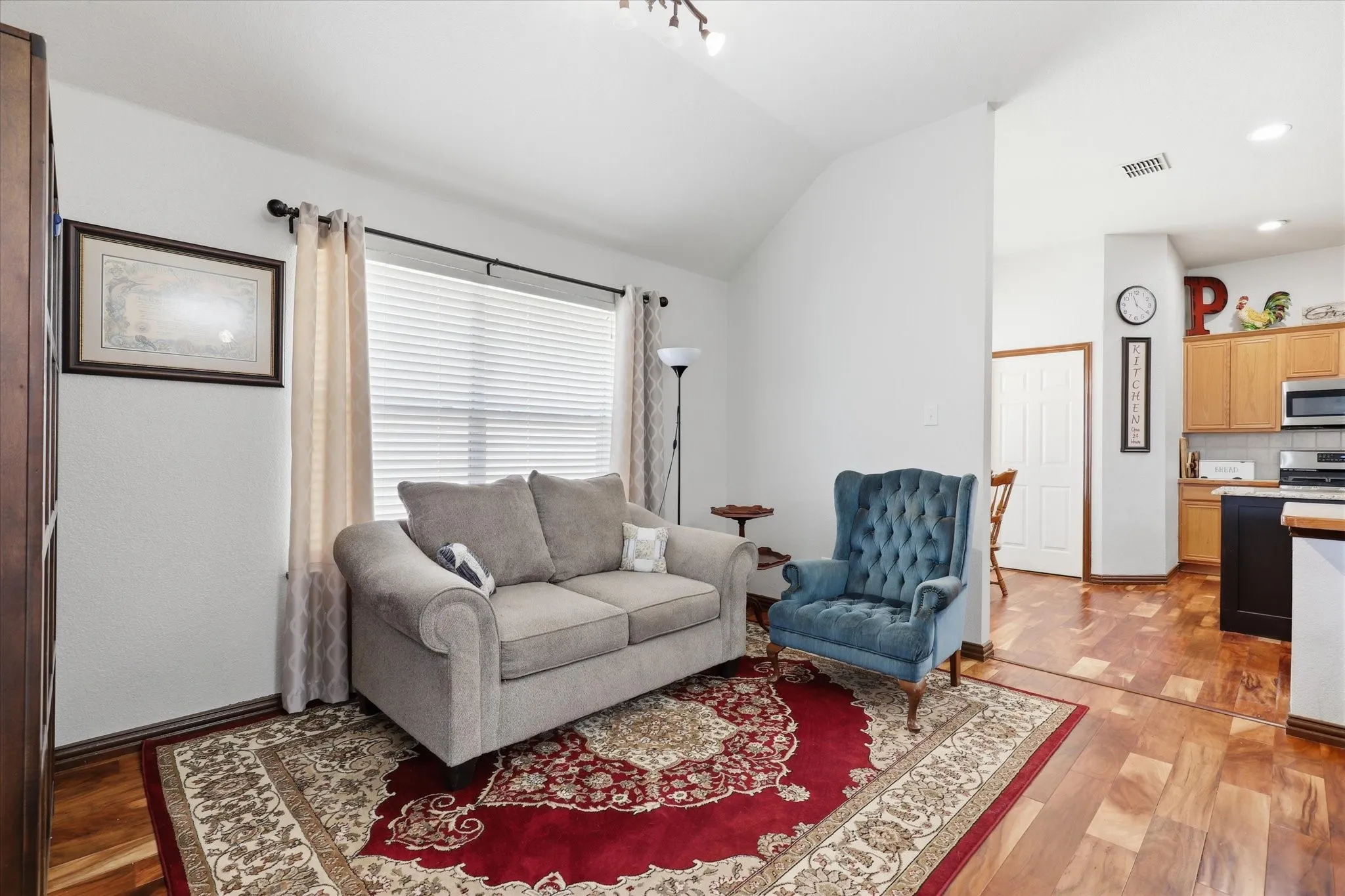 Single Family Residence For Sale in Tarrant County , 3232 Chesington Drive, Fort Worth, Texas 76137, 4 Bedroom, 2 Bathroom, 2 Garage spaces, 1,920 Sqft, built in 2006, mls#21328542, Real Estate Agent in Fort Worth, Homes For Sale in Tarrant county, Homes For Sale in Fort Worth, Realtor in Fort Worth Texas, Real Estate Brokerage Independent Realty Texas, Luminita Cordes Realtor