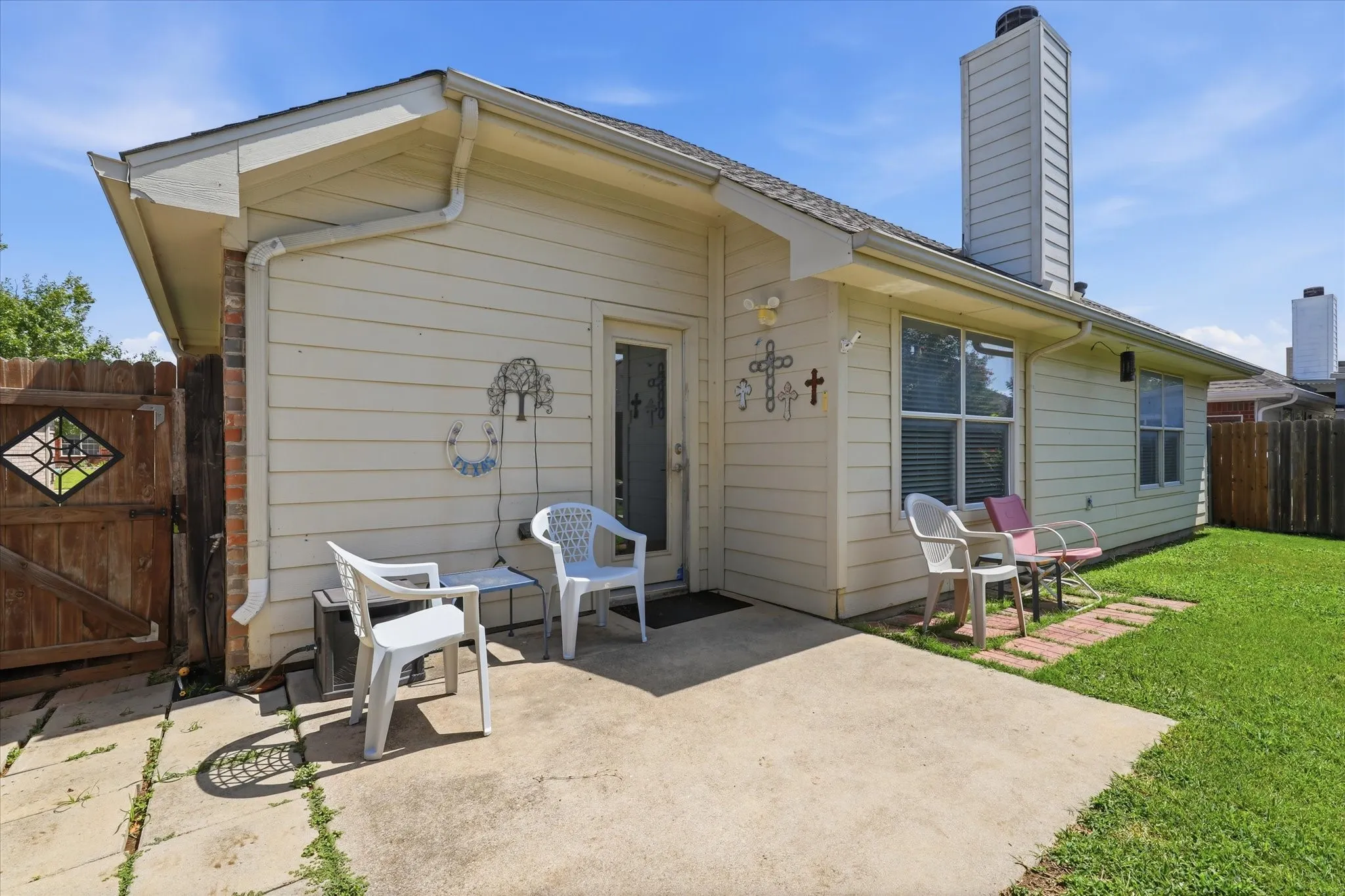Single Family Residence For Sale in Tarrant County , 3232 Chesington Drive, Fort Worth, Texas 76137, 4 Bedroom, 2 Bathroom, 2 Garage spaces, 1,920 Sqft, built in 2006, mls#21328542, Real Estate Agent in Fort Worth, Homes For Sale in Tarrant county, Homes For Sale in Fort Worth, Realtor in Fort Worth Texas, Real Estate Brokerage Independent Realty Texas, Luminita Cordes Realtor
