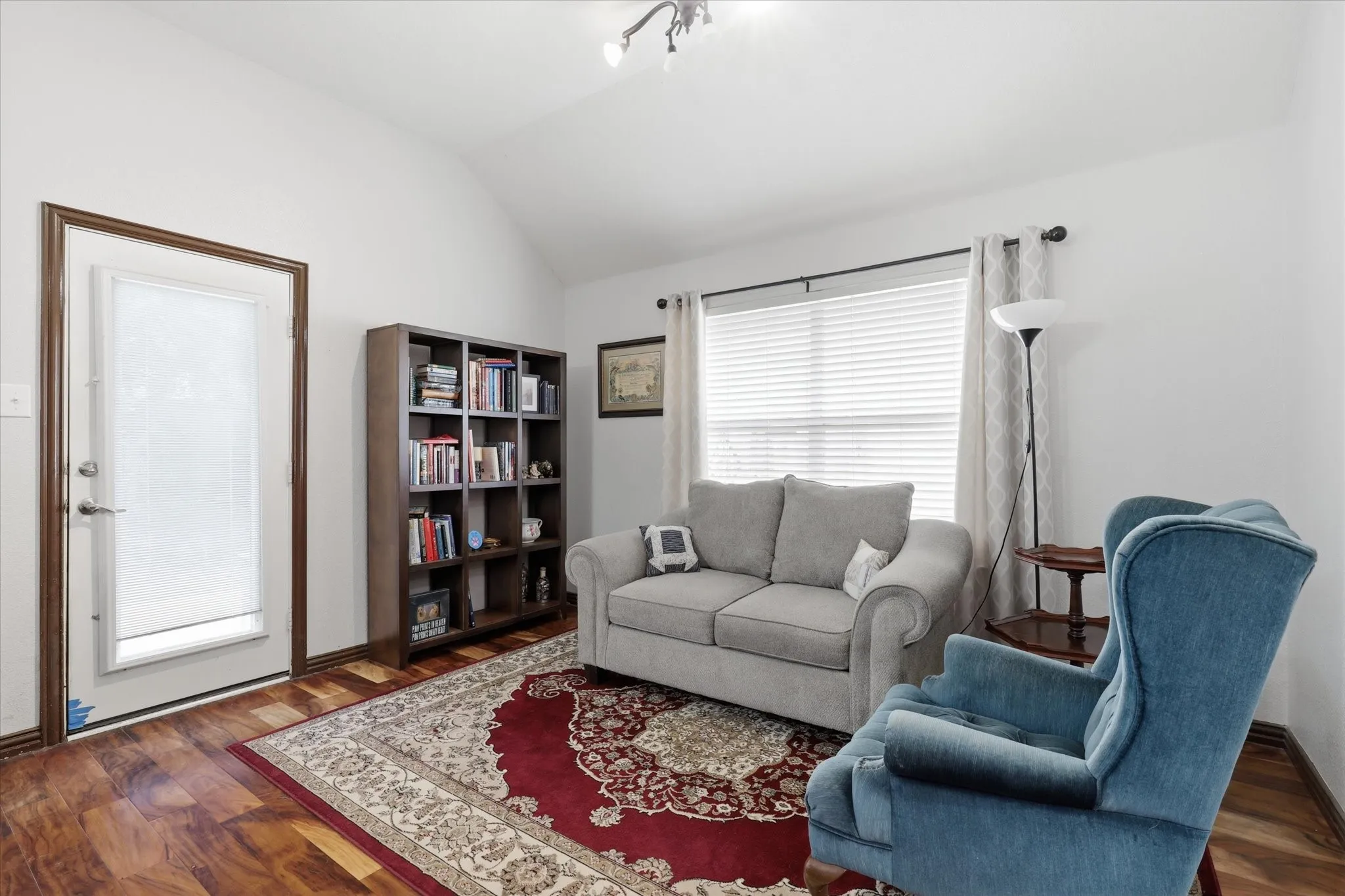 Single Family Residence For Sale in Tarrant County , 3232 Chesington Drive, Fort Worth, Texas 76137, 4 Bedroom, 2 Bathroom, 2 Garage spaces, 1,920 Sqft, built in 2006, mls#21328542, Real Estate Agent in Fort Worth, Homes For Sale in Tarrant county, Homes For Sale in Fort Worth, Realtor in Fort Worth Texas, Real Estate Brokerage Independent Realty Texas, Luminita Cordes Realtor