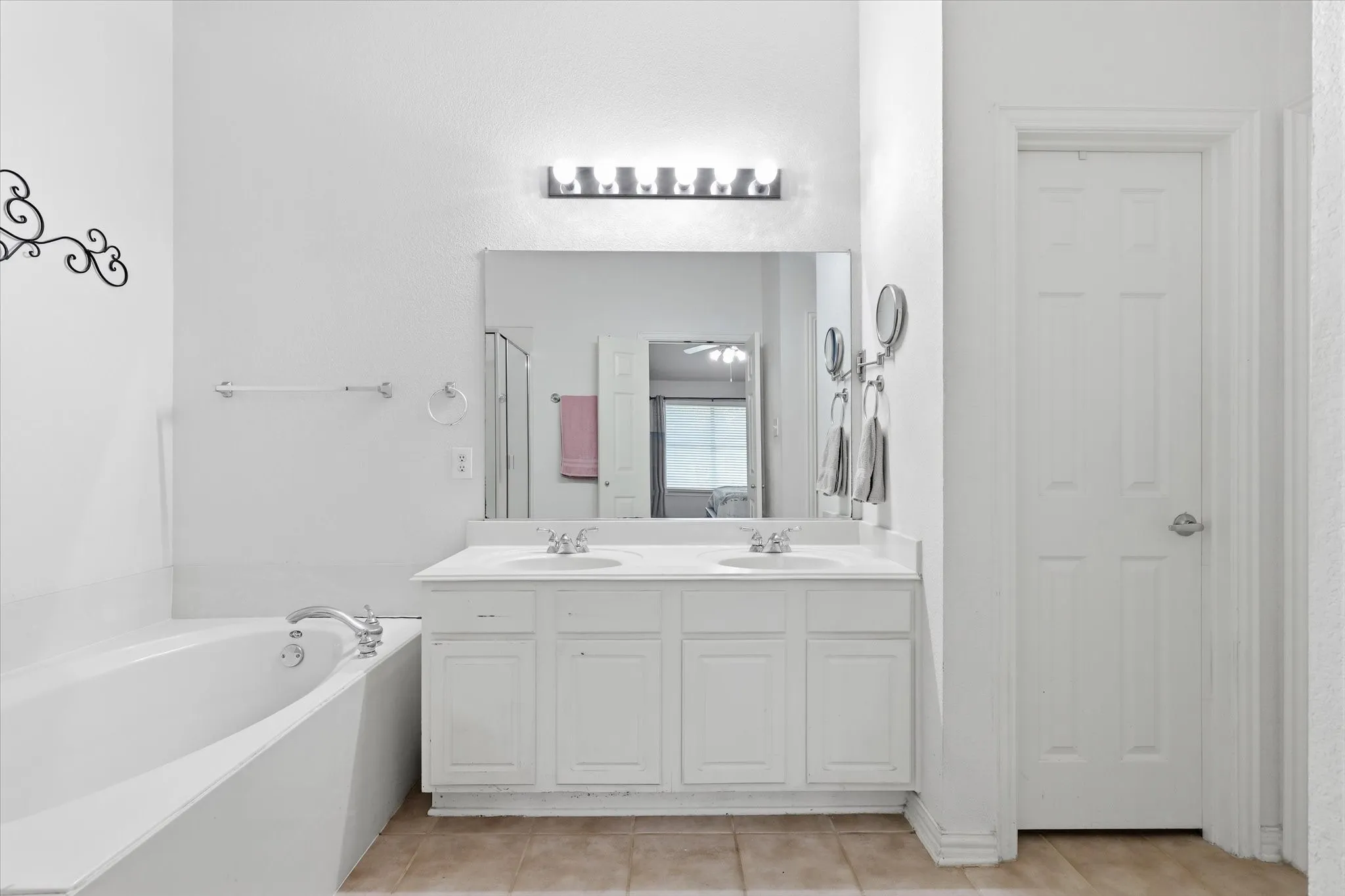 Single Family Residence For Sale in Tarrant County , 3232 Chesington Drive, Fort Worth, Texas 76137, 4 Bedroom, 2 Bathroom, 2 Garage spaces, 1,920 Sqft, built in 2006, mls#21328542, Real Estate Agent in Fort Worth, Homes For Sale in Tarrant county, Homes For Sale in Fort Worth, Realtor in Fort Worth Texas, Real Estate Brokerage Independent Realty Texas, Luminita Cordes Realtor