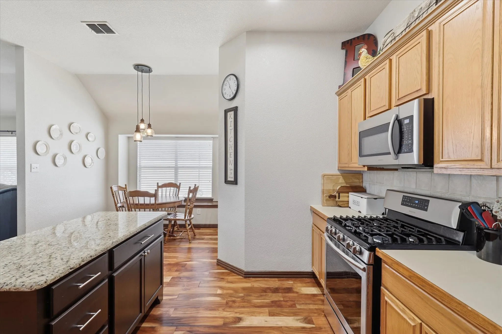 Single Family Residence For Sale in Tarrant County , 3232 Chesington Drive, Fort Worth, Texas 76137, 4 Bedroom, 2 Bathroom, 2 Garage spaces, 1,920 Sqft, built in 2006, mls#21328542, Real Estate Agent in Fort Worth, Homes For Sale in Tarrant county, Homes For Sale in Fort Worth, Realtor in Fort Worth Texas, Real Estate Brokerage Independent Realty Texas, Luminita Cordes Realtor
