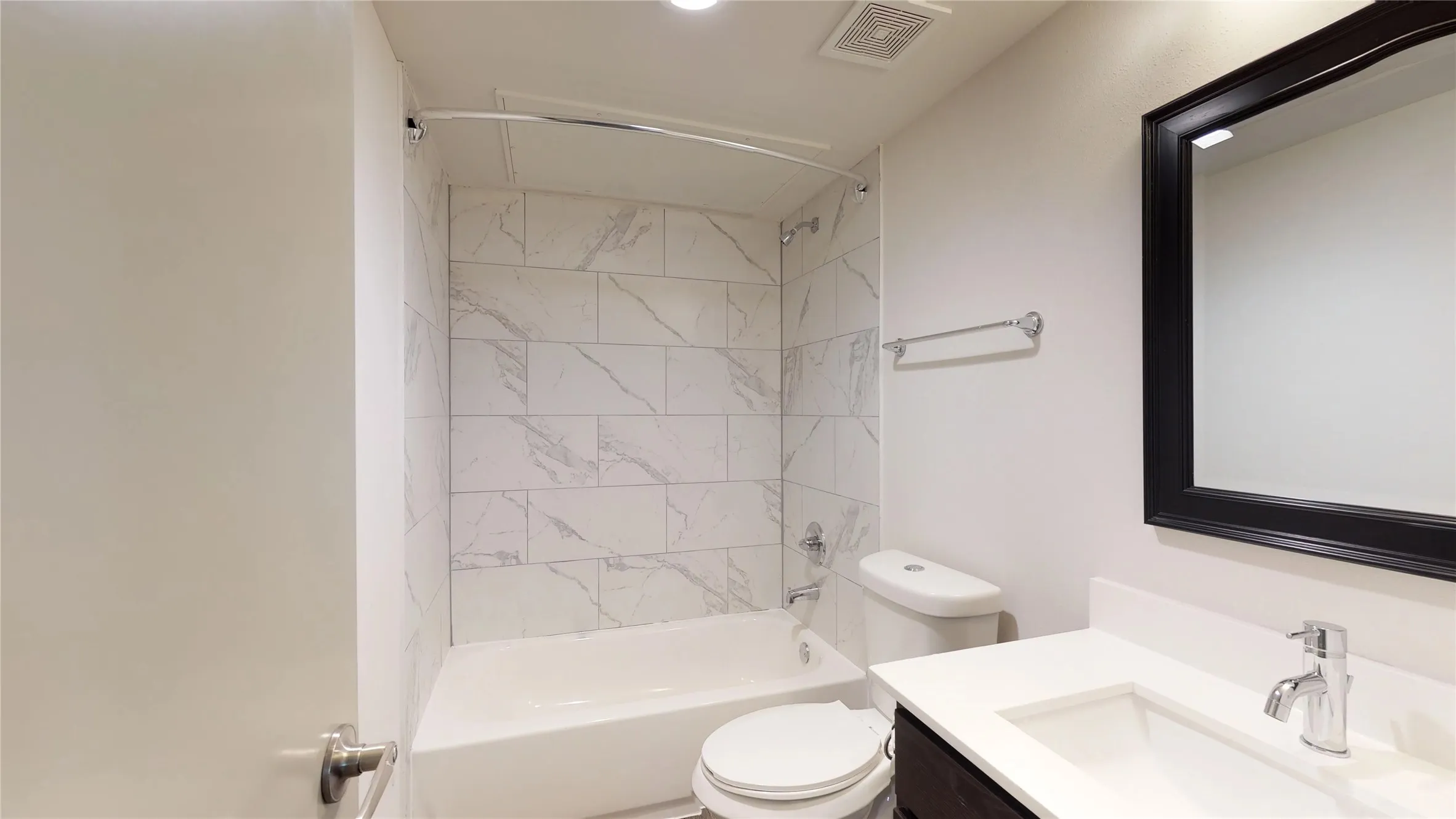 Apartment For Rent in Dallas County , 6304 Prospect Avenue 210, Dallas, Texas 75214, 1 Bedroom, 1 Bathroom, Garage spaces, 813 Sqft, built in 1945, mls#21329399, Real Estate Agent in Dallas, Homes For Rent in Dallas county, Homes For Rent in Dallas, Realtor in Dallas Texas, Real Estate Brokerage Independent Realty Texas, Luminita Cordes Realtor