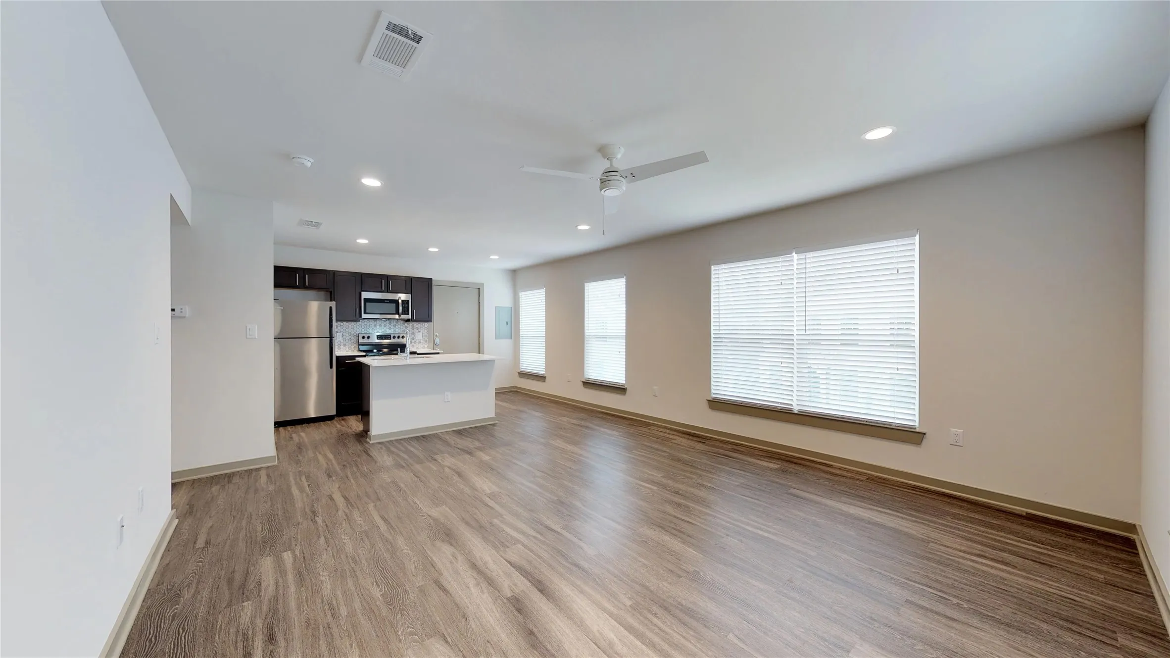Apartment For Rent in Dallas County , 6304 Prospect Avenue 210, Dallas, Texas 75214, 1 Bedroom, 1 Bathroom, Garage spaces, 813 Sqft, built in 1945, mls#21329399, Real Estate Agent in Dallas, Homes For Rent in Dallas county, Homes For Rent in Dallas, Realtor in Dallas Texas, Real Estate Brokerage Independent Realty Texas, Luminita Cordes Realtor