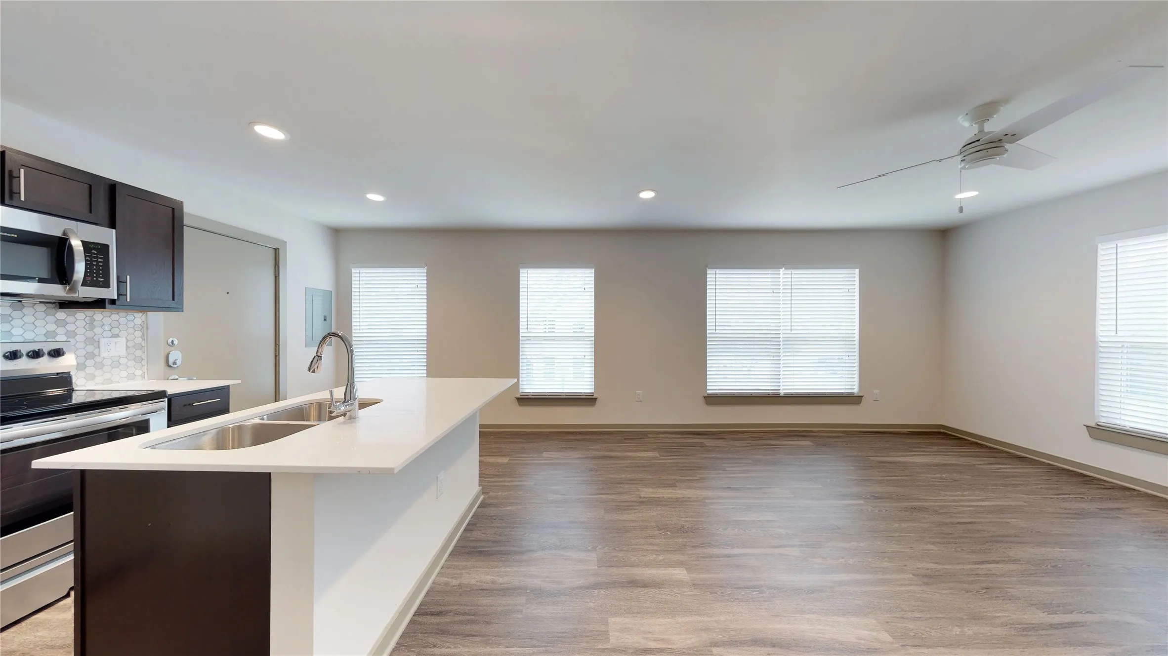 Apartment For Rent in Dallas County , 6304 Prospect Avenue 210, Dallas, Texas 75214, 1 Bedroom, 1 Bathroom, Garage spaces, 813 Sqft, built in 1945, mls#21329399, Real Estate Agent in Dallas, Homes For Rent in Dallas county, Homes For Rent in Dallas, Realtor in Dallas Texas, Real Estate Brokerage Independent Realty Texas, Luminita Cordes Realtor
