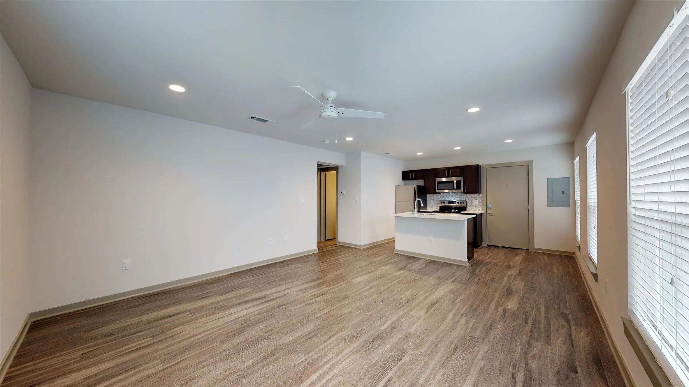 Apartment For Rent in Dallas County , 6304 Prospect Avenue 210, Dallas, Texas 75214, 1 Bedroom, 1 Bathroom, Garage spaces, 813 Sqft, built in 1945, mls#21329399, Real Estate Agent in Dallas, Homes For Rent in Dallas county, Homes For Rent in Dallas, Realtor in Dallas Texas, Real Estate Brokerage Independent Realty Texas, Luminita Cordes Realtor