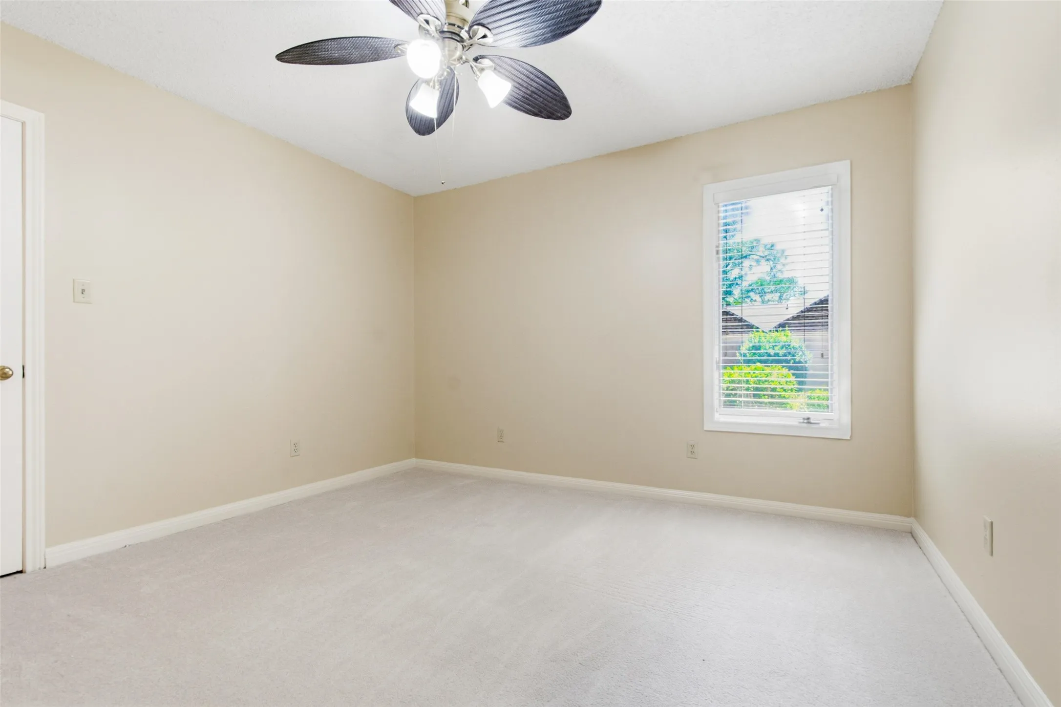 Single Family Residence For Sale in Smith County , 1601 Brandywine Drive, Tyler, Texas 75703, 4 Bedroom, 3 Bathroom, 2 Garage spaces, 3,400 Sqft, built in 1984, Price $540,000, mls#21311916, Real Estate Agent in Tyler, Homes For Sale in Smith county, Homes For Sale in Tyler, Realtor in Tyler Texas, Real Estate Brokerage Independent Realty Texas, Luminita Cordes Realtor